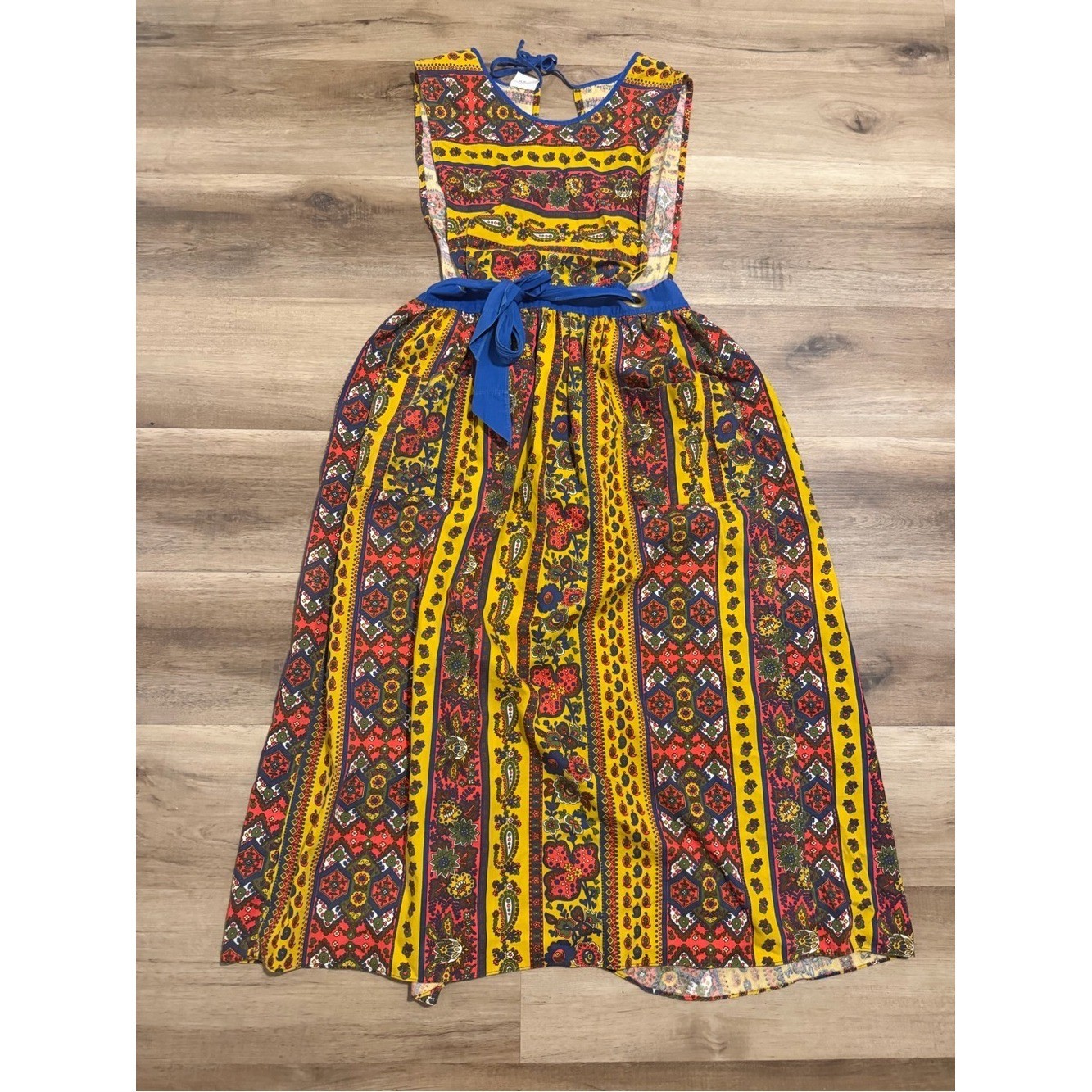 VTG Design House Apron Pinafore Dress 60s 70s Lotus Floral Paisley Cottagecore