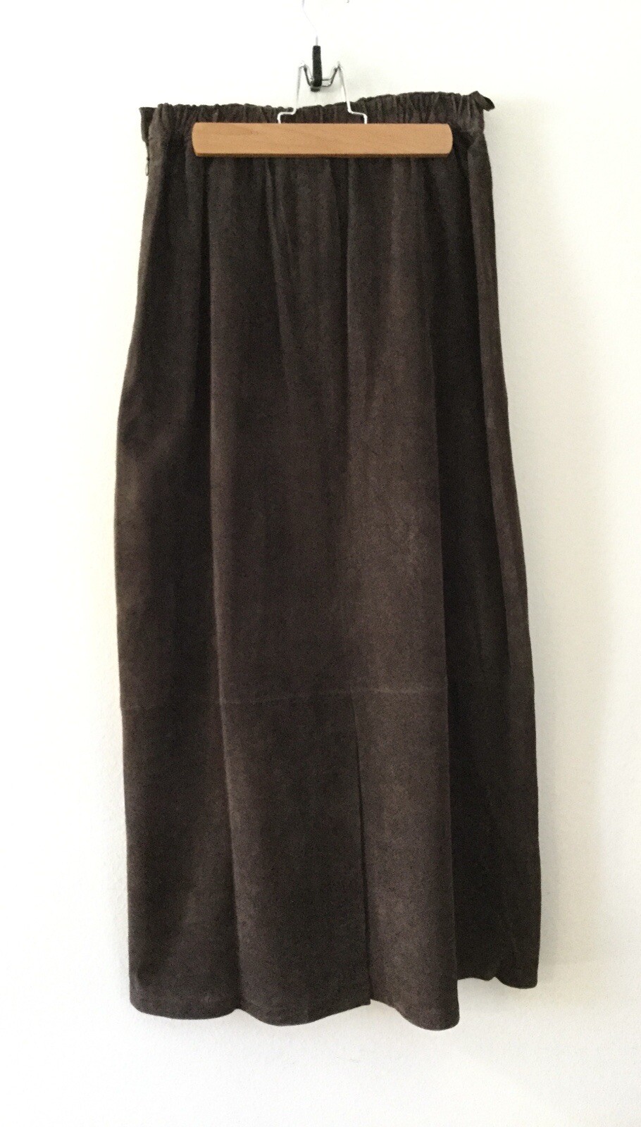 Vintage Deep Plum Purple Suede Midi Skirt by Dialog Size 6 1980’s 1990’s (076)
