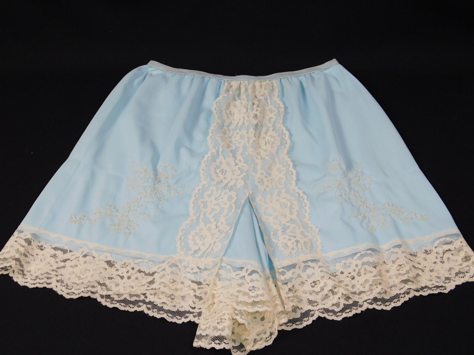 Vtg 1960s Blue Nylon Slip Embroidery Accents & Lace Hem Small Aristocraft