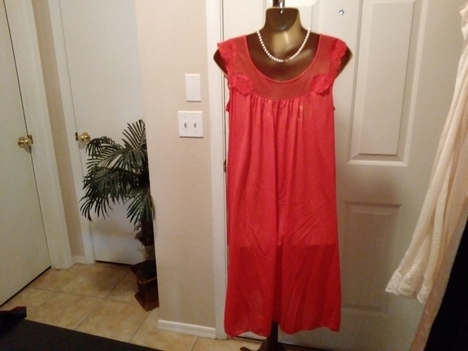 Womans Vintage Nightgown Nighty Lingerie Lorraine Apple Red Size Small