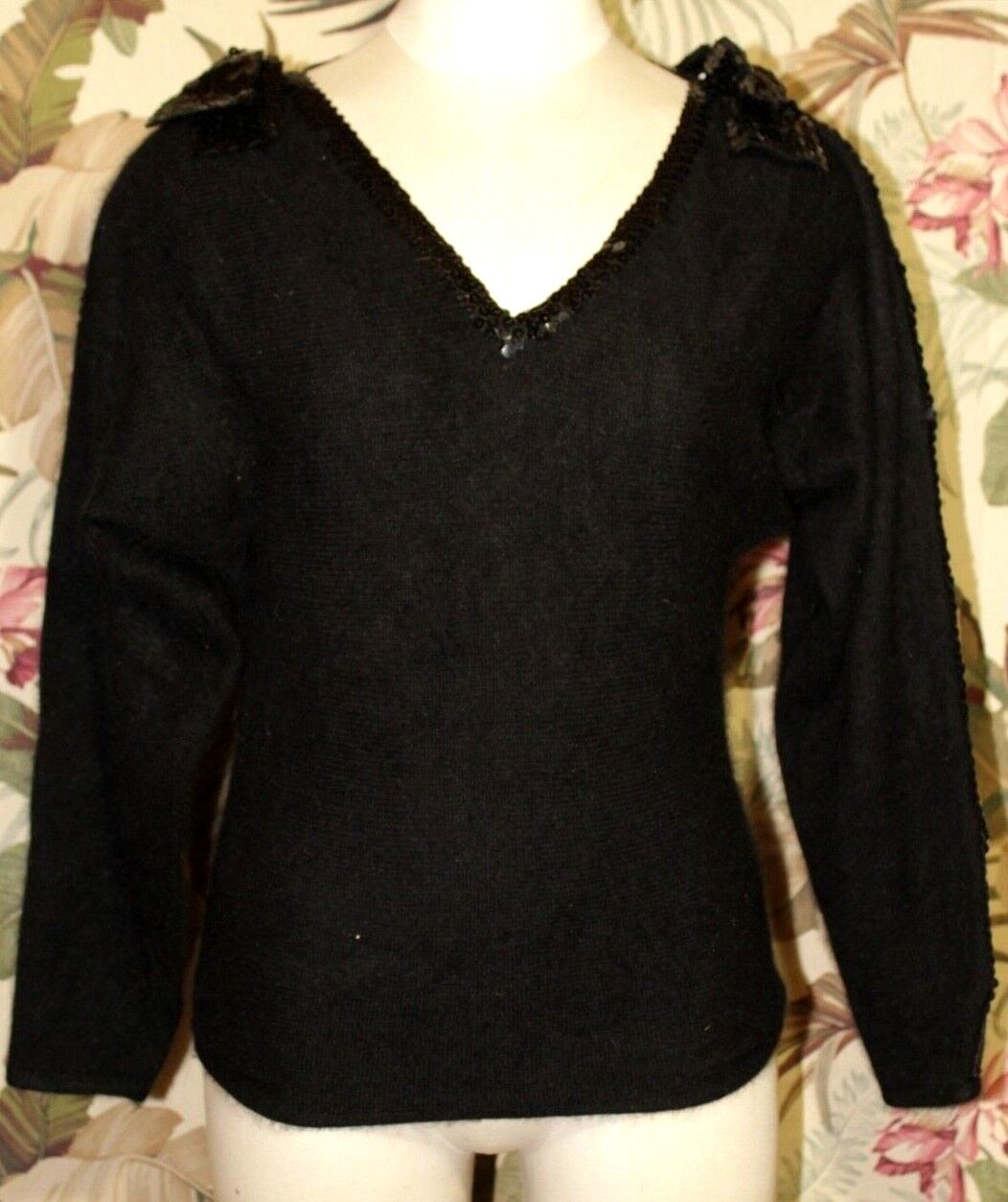 Vintage Women’s Giorgio Grati Black Angora Wool Nylon Blend Sweater Bow Size 42