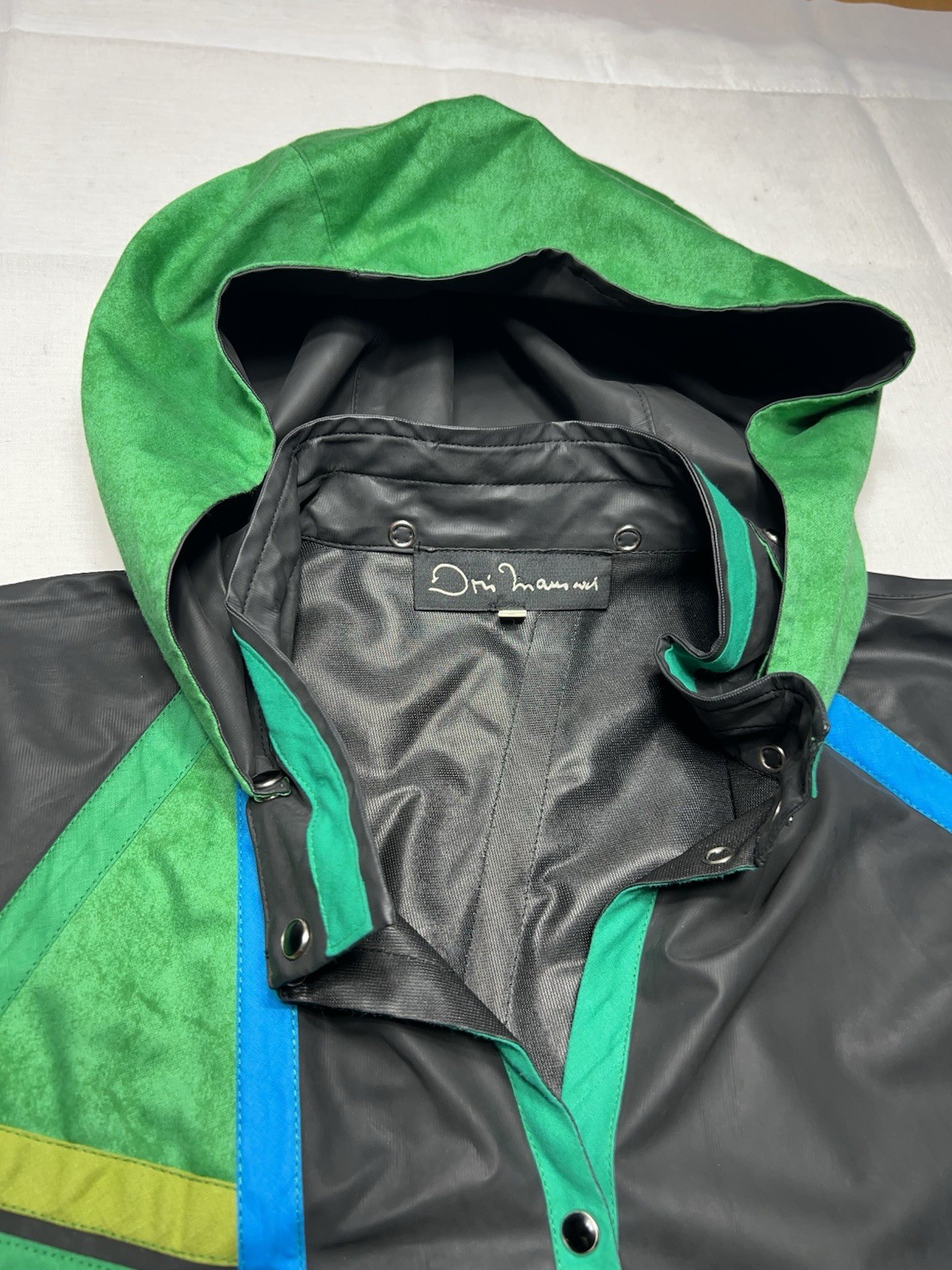 VTG Iris Mansard Rain CoatJacket Poncho Size Small Hooded Geometric 1990’s Y2K