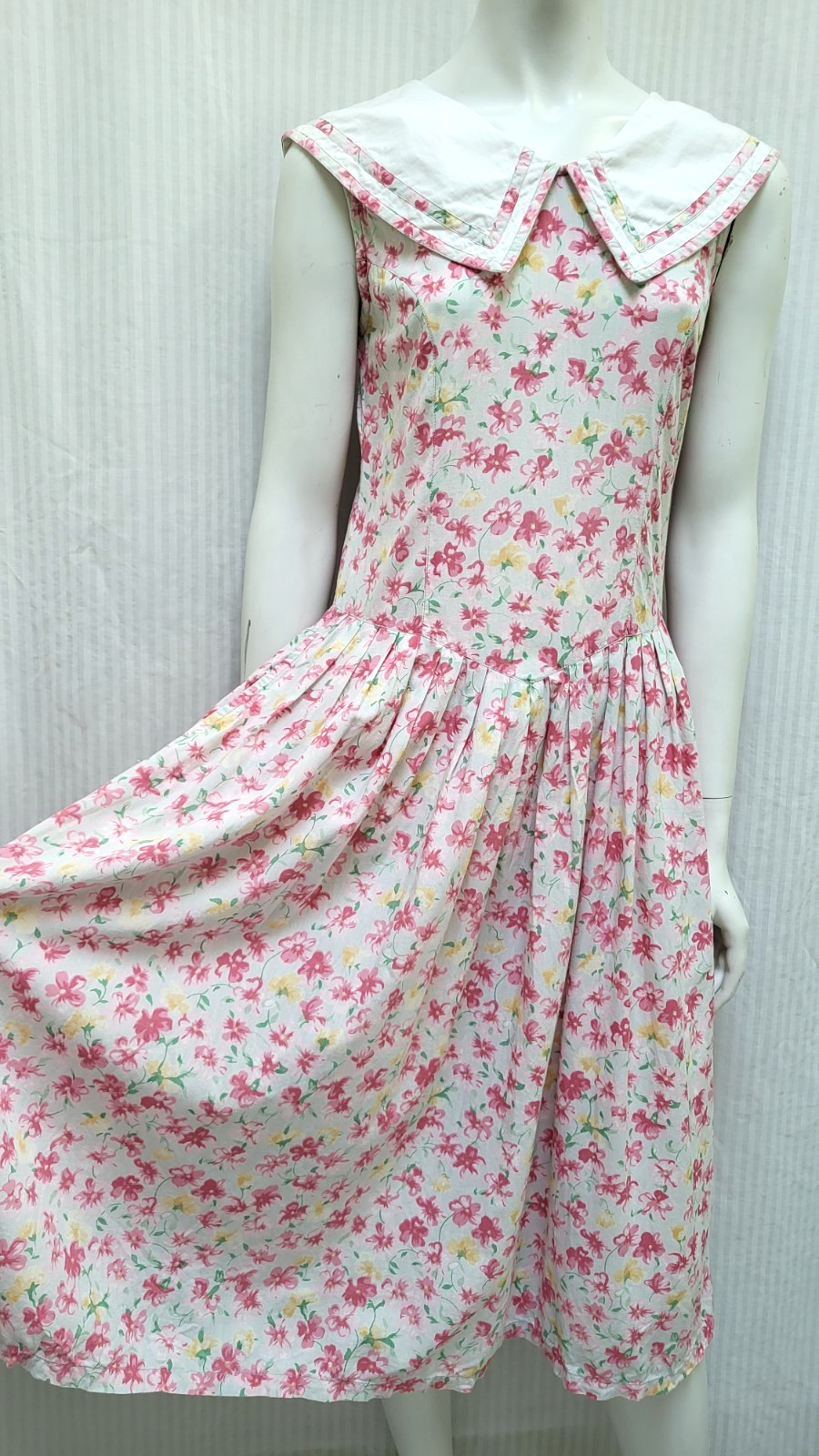 Vintage Passports of Pier 1 Imports Pink Floral Button Back DRESS – Size XS
