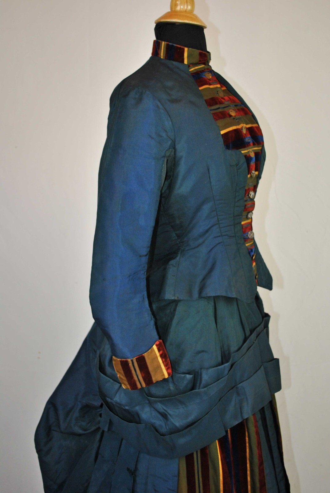 VICTORIAN 2 PIECE SATIN AND VELVET VISITING DRESS 1890s WITH BONNET