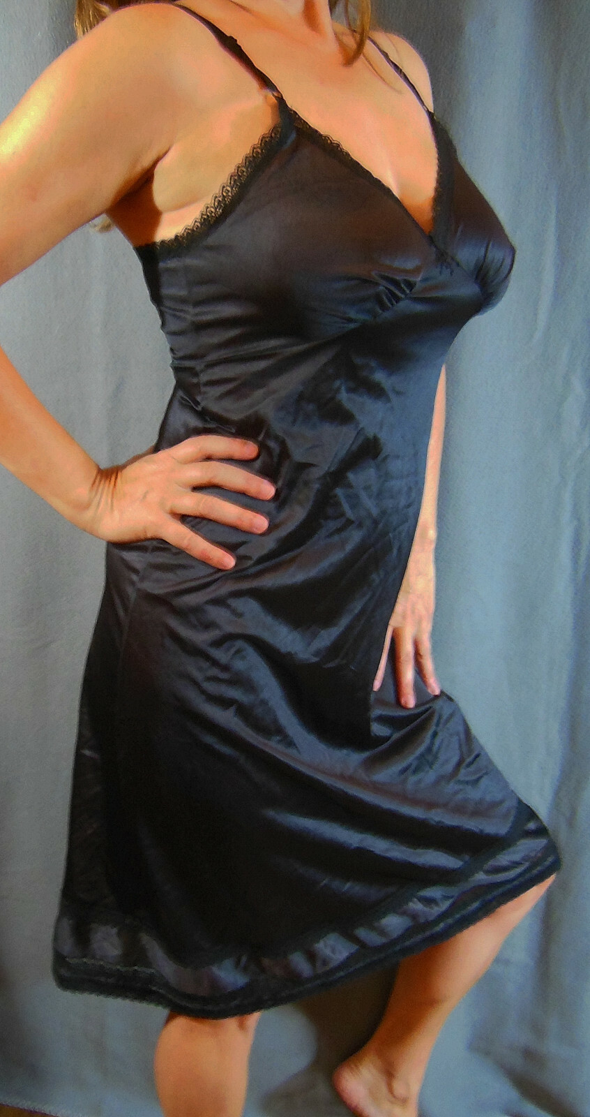 GORGEOUS SEARS BLACK SATINY SLIPPERY NYLON LACY SNIP-IT HEM FULL SLIP 34 EVC