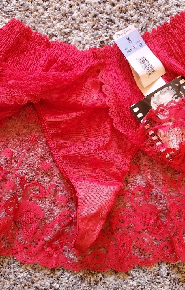 Vintage Marilyn Monroe Pin-Up RED HOT Thong Panties w/SHEER LACE Skirt! Sz M NWT