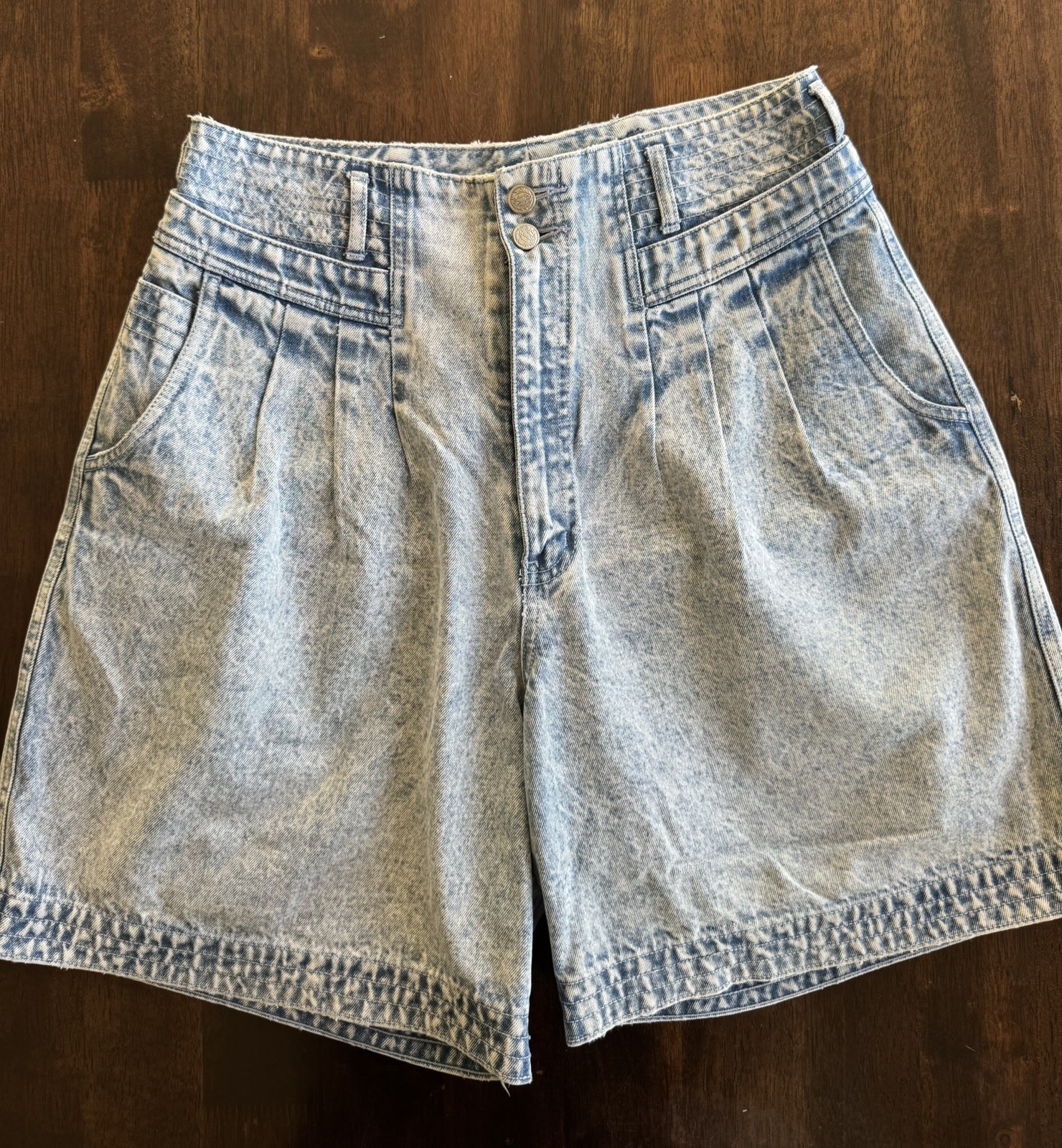 Partners by Mervyn, High Waisted Acid Wash Denim Pleat Mom Shorts, Size 14 1980s
