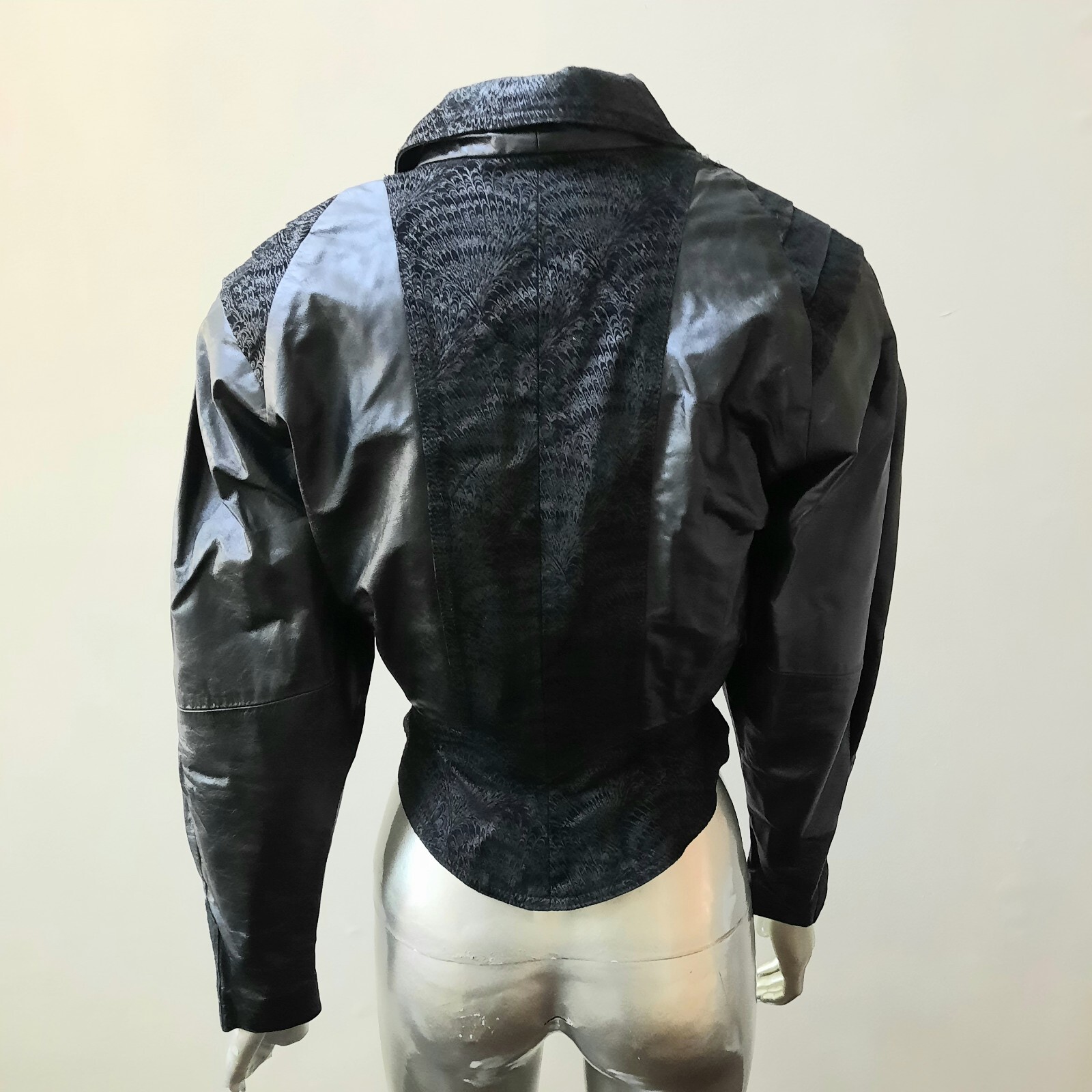 LEATHER VTG 80S DOLMAN SLEEVES SHOULDER PADS PLEATS SHORT JACKET sz M