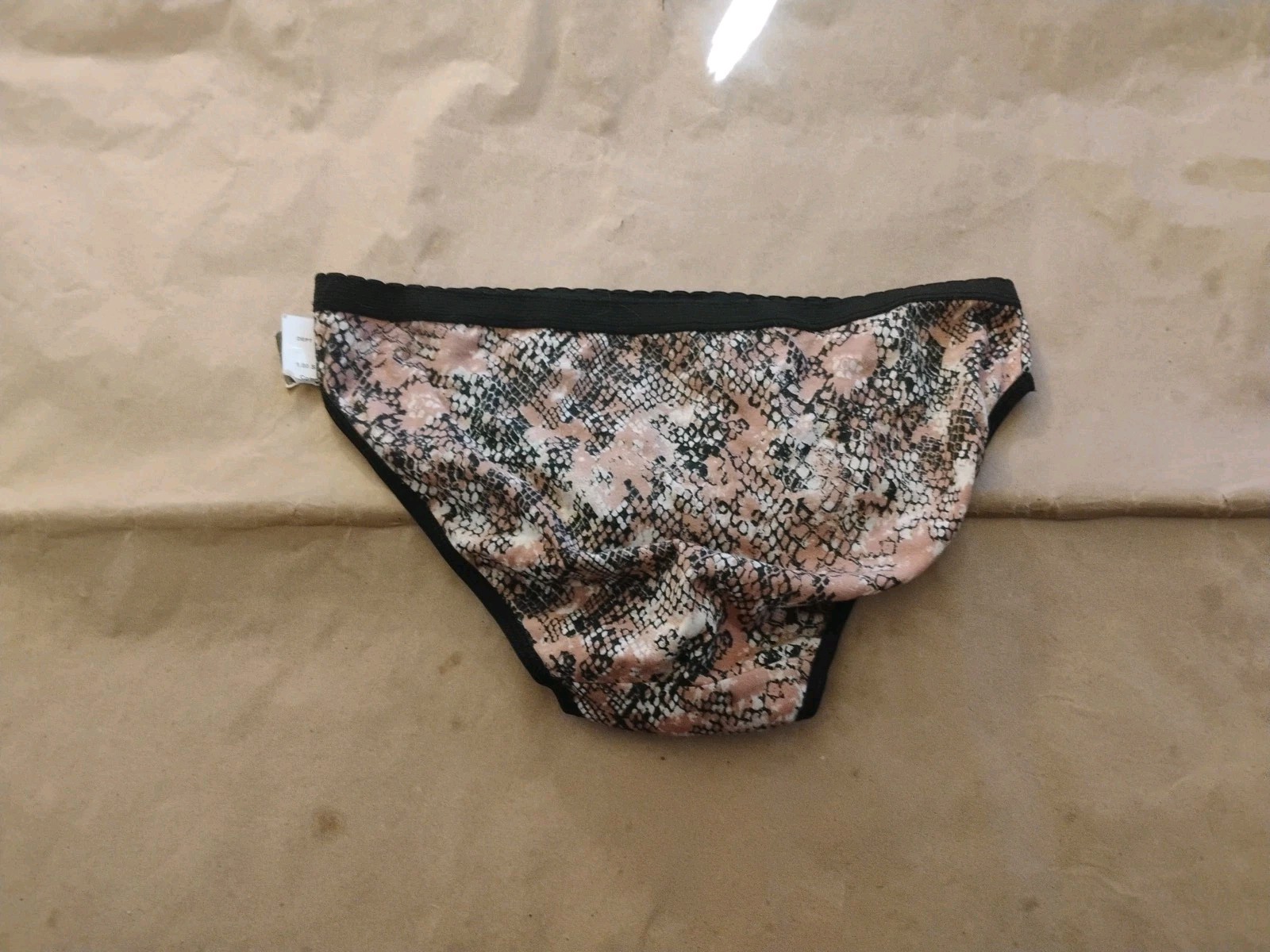 1 Pair Women’s Cute Panties VIP Brand Size Small NWT!