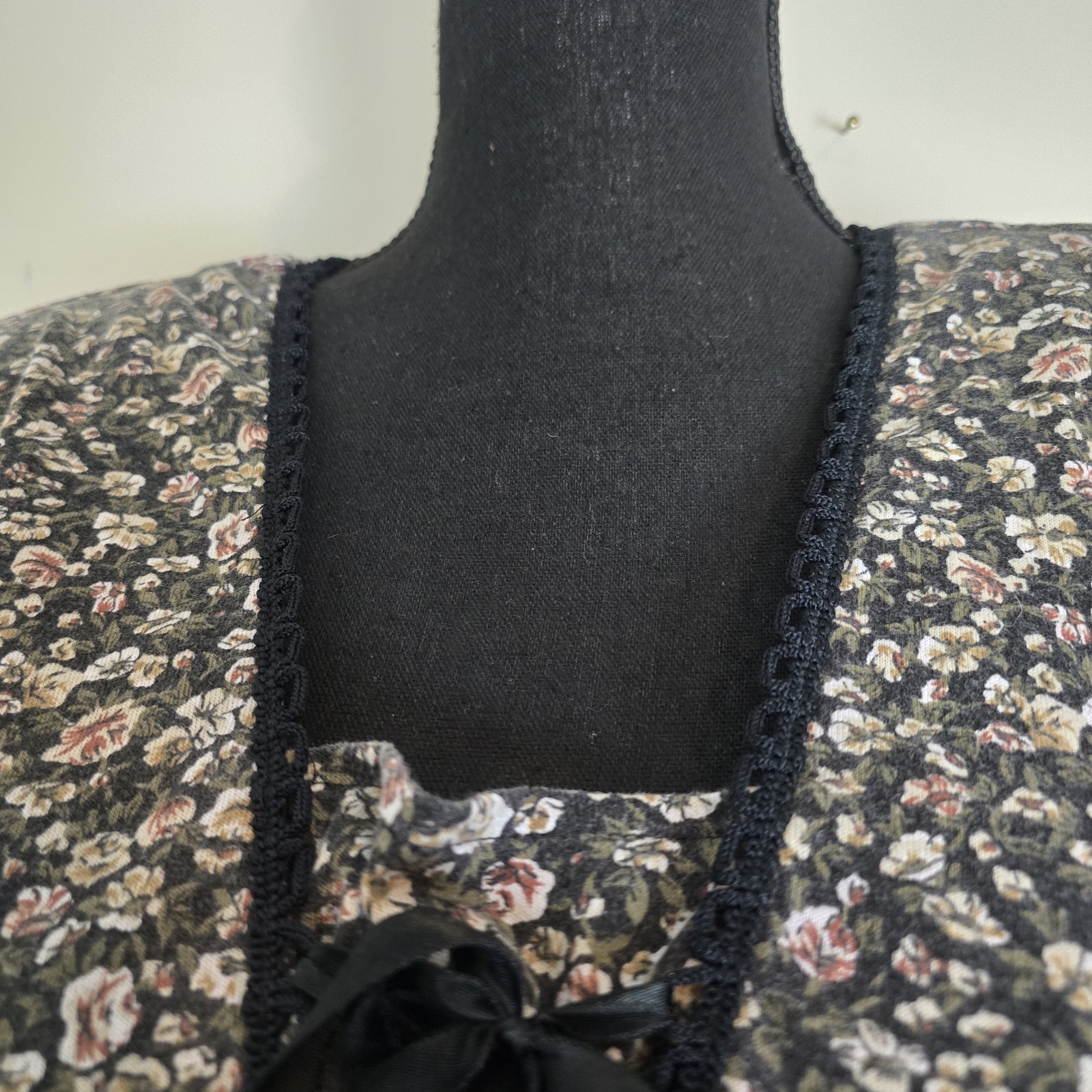 Vintage 90s Y2K Mini Dress Ditsy Floral Tie Chest Whimsigoth Cottagecore