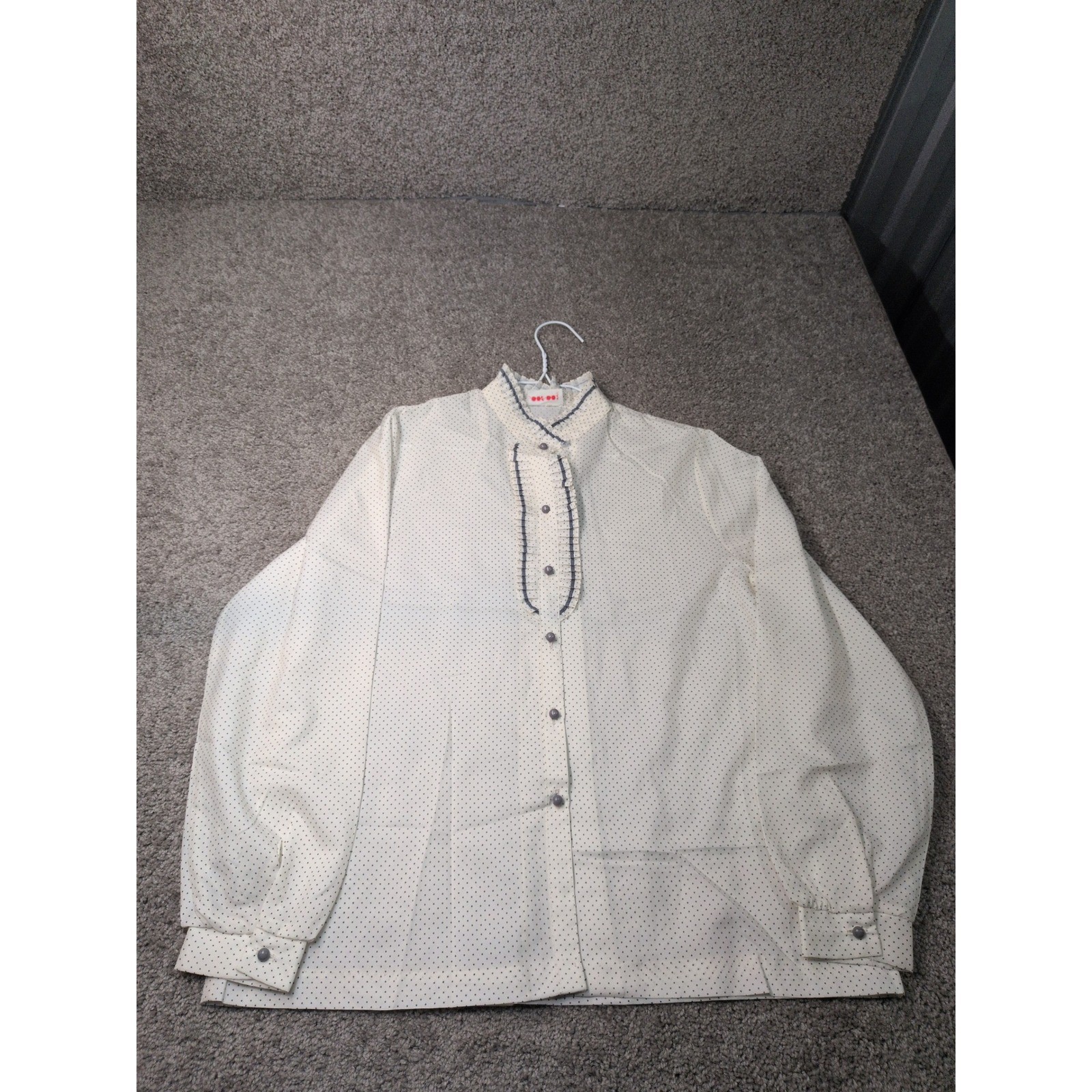 Vintage Cos Cob Polka Dot Ruffle Tuxedo Blouse Cream Navy Blue Long Sleeve L