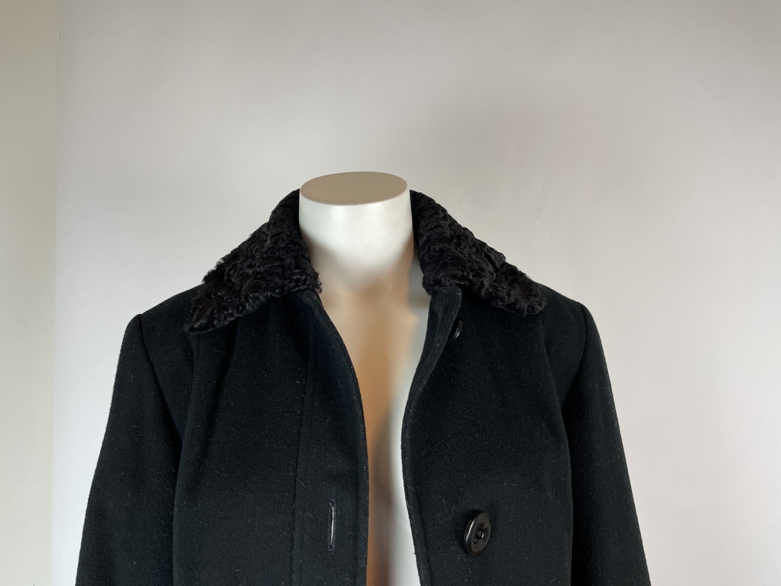 Vintage 80s SCAASI black 100% merino wool + Lamb Fur trim Heavy Coat 4, LINT