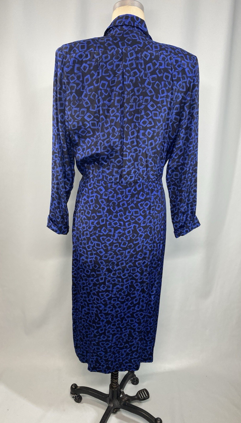 Vintage Dress SIZE LARGE blue rayon 80s 90s classic long sleeve SECRETS USA