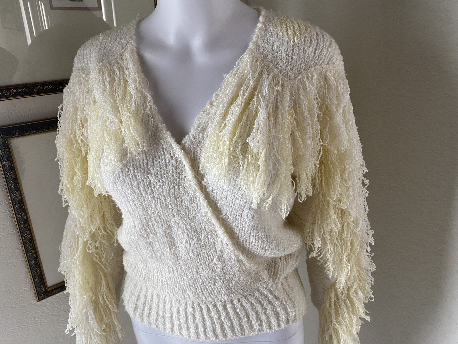 SIDE EFFECTS Hand Crocheted Women’s Vntg Fringe Sweater Sz M Cream & White