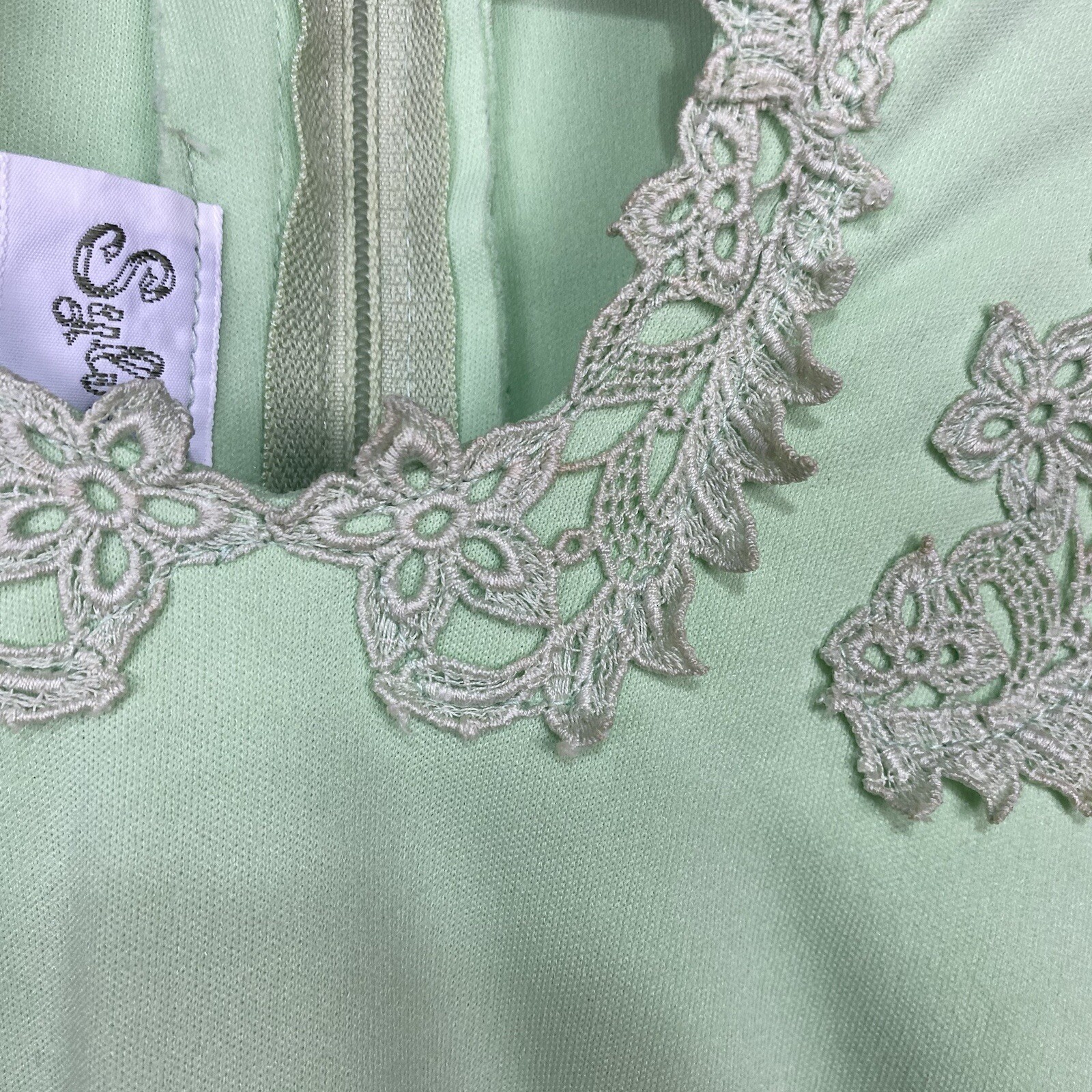 Vintage Sylvia Ann 70s mint green lace v neck fit and flare maxi dress med/large
