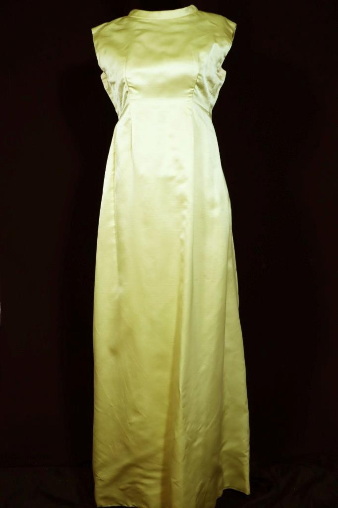 Designer Vintage 1970’s-1980’s Long Thick Lemon Green Silk Satin Gown Size 6
