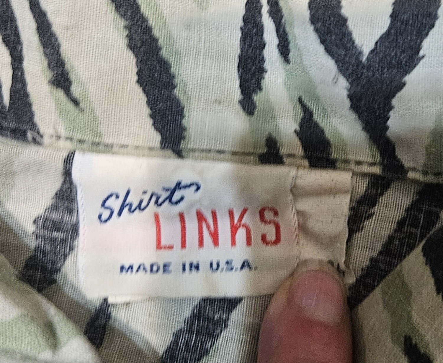Vintage 1980s Shirt Links Women’s Pale Green Tiger Stripe Short Sleeve Top Size