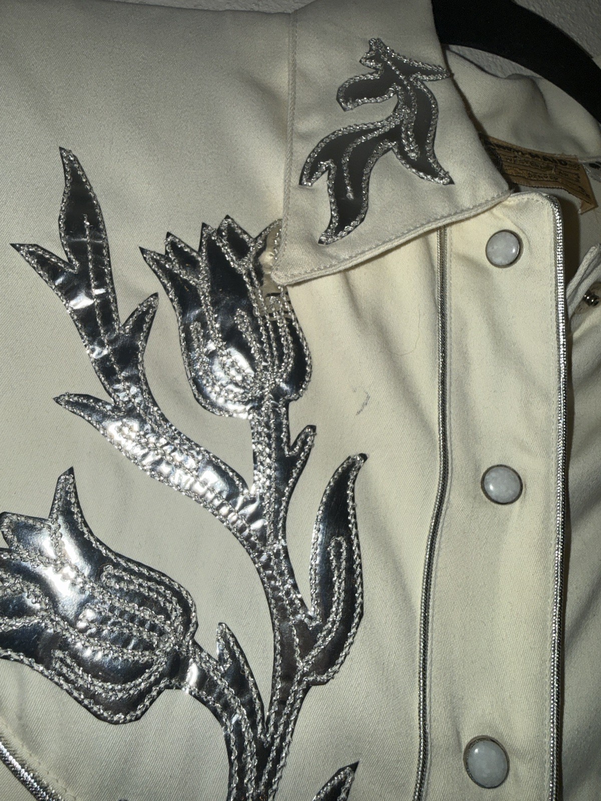 Rare Vintage Ranch-Maid Western Wear Pearl Snap Blouse Ivory Silver Appliqué