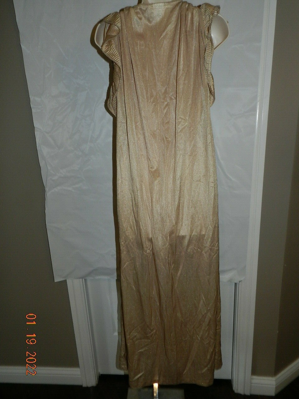 Gilligan O’Malley Small beige long nightgown Vintage S V-Neck