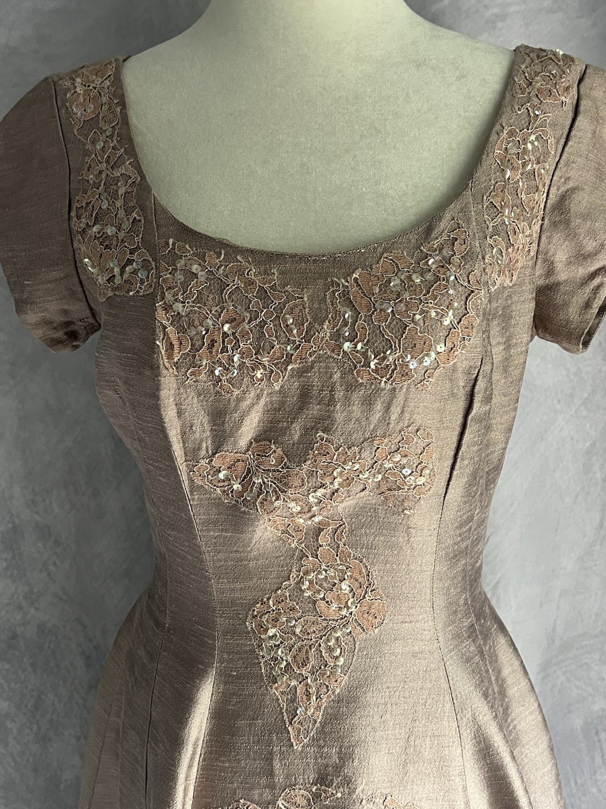 Vintage 1950s Mauve Pink Shantung Raw Silk Fit & Flare Skirt Party Dress Lace S