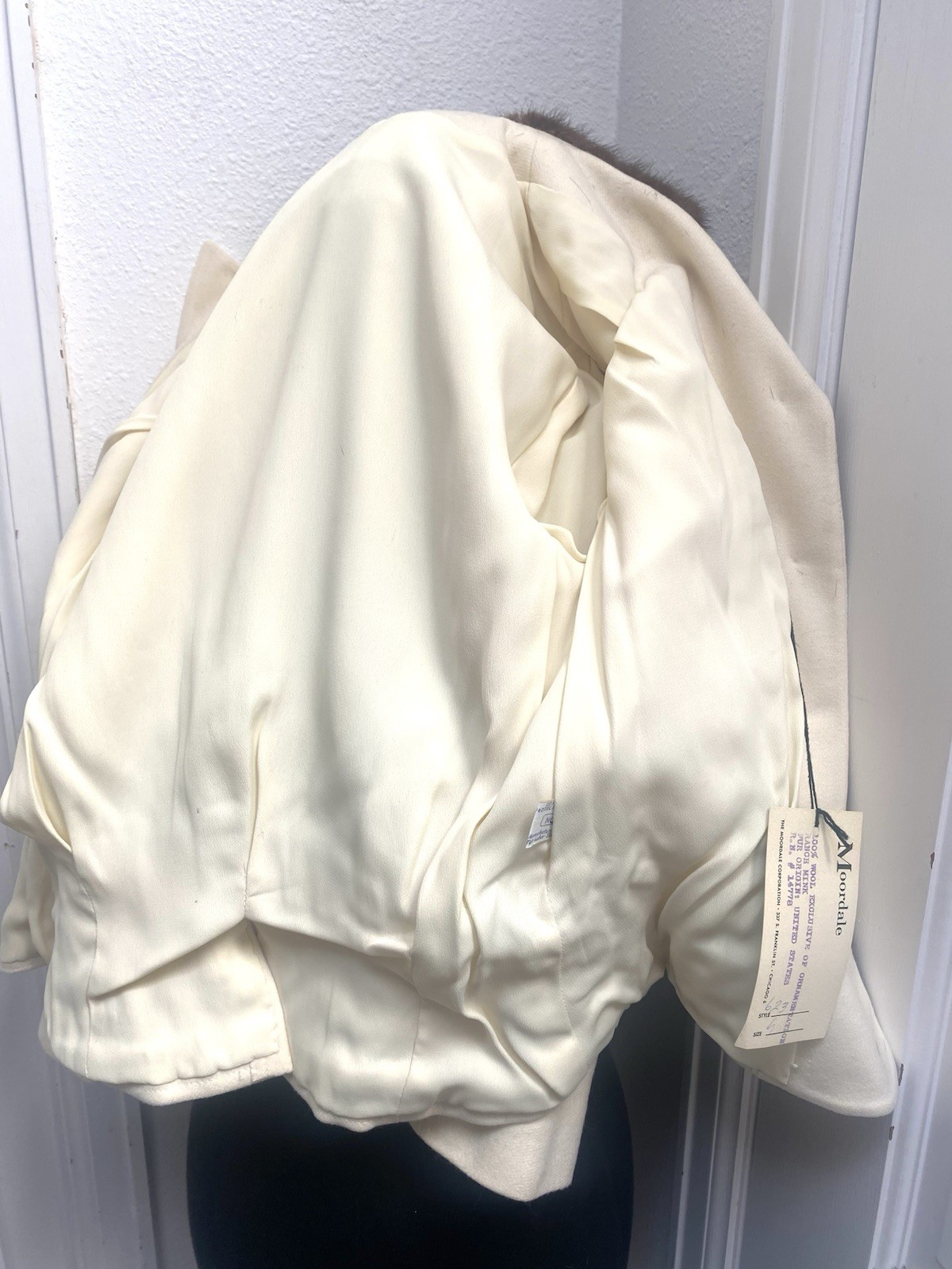 Vintage 1940’s NWT Moordale Fitted Jacket Mink Collar