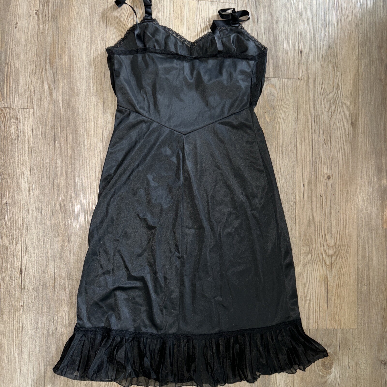 70s Vintage ROGERS Ruffled Below Knee Full Slip Dress TRICOT NYLON Size 34 Small