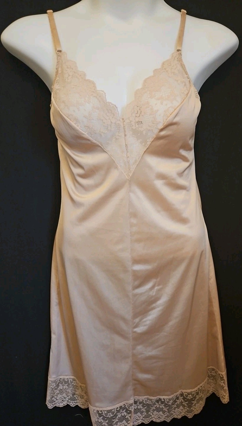 Vintage 80s 90s LILY OF FRANCE Beige Full Slip Dress Nylon Wide Lace Trim 38