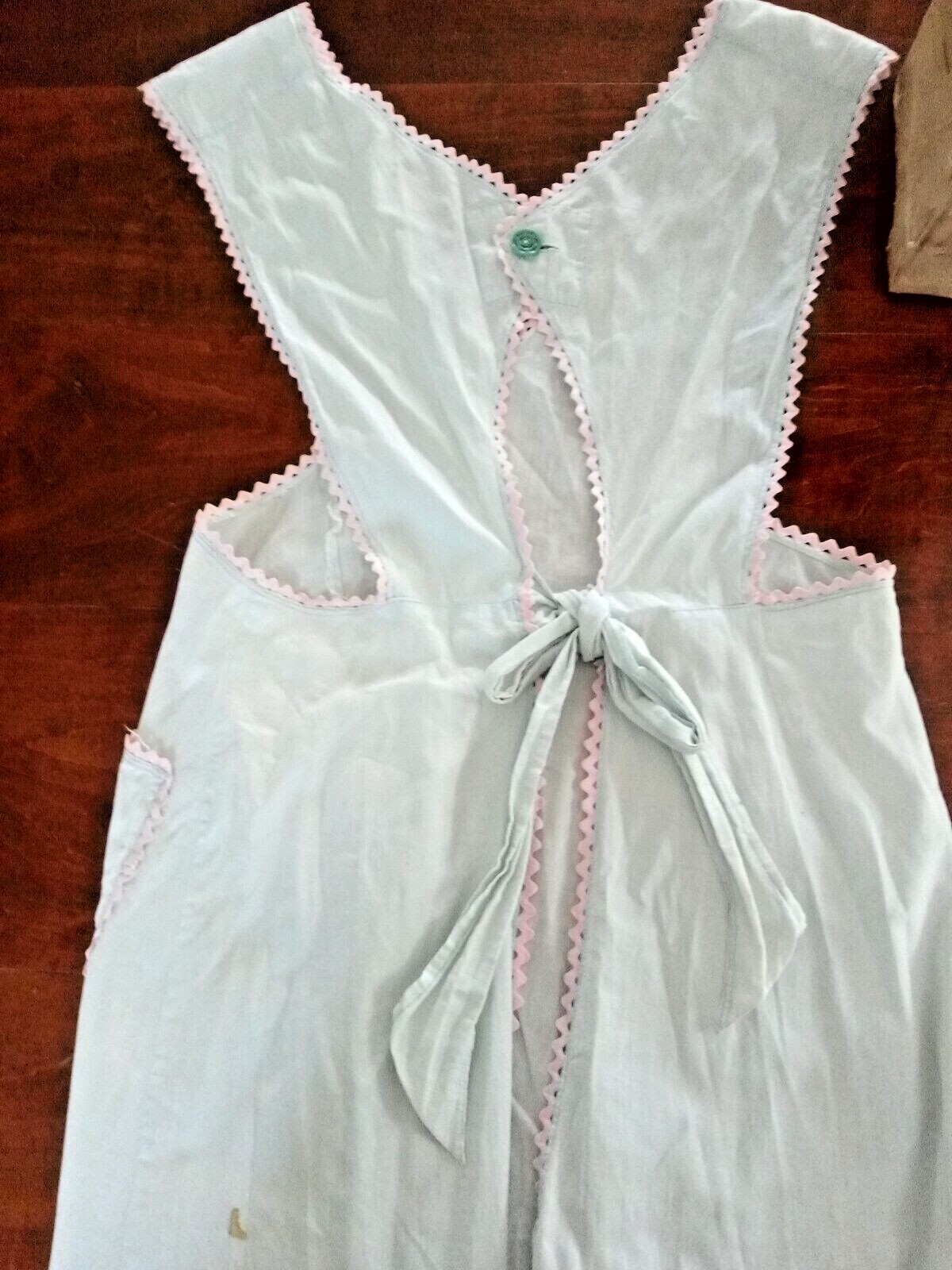 Vintage Mennonite Women’s Lot Bonnet, 2 Smock Aprons, Handkerchief, and 4 Books