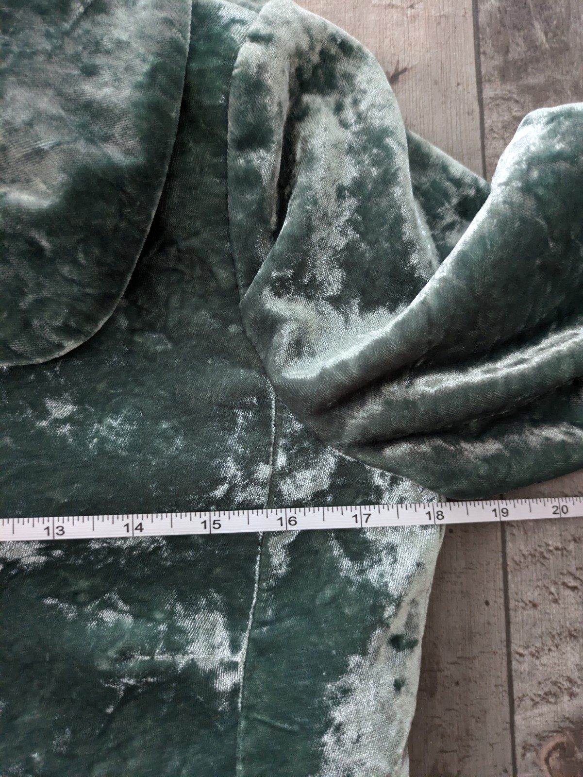 Vintage Bloomingdale’s Sage Green Crushed Velvet Peter Pan Collar Cropped Blazer