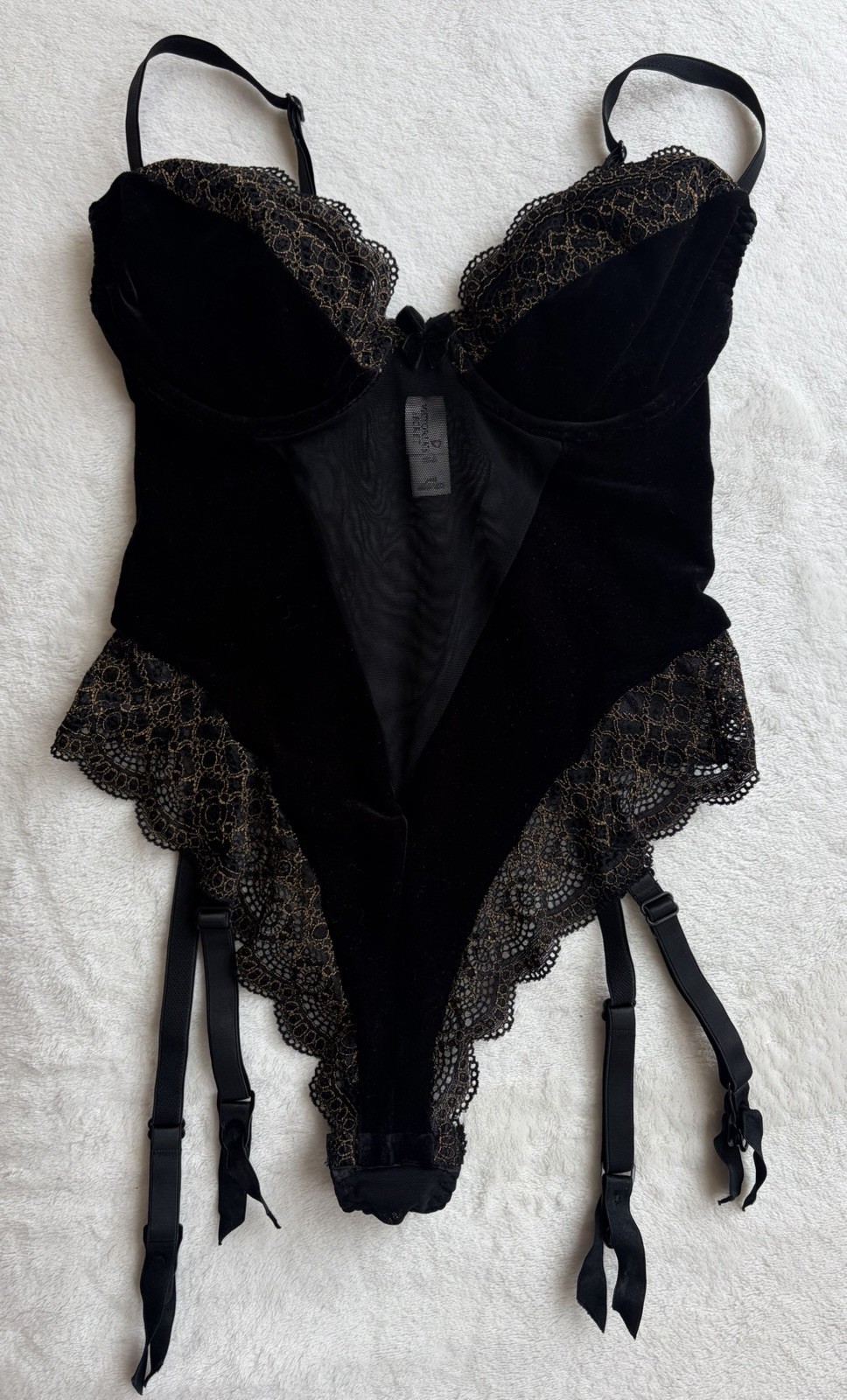 VTG 1998 Victoria’s Secret Black Gold Velvet Teddy Lingerie 34B Garter Straps