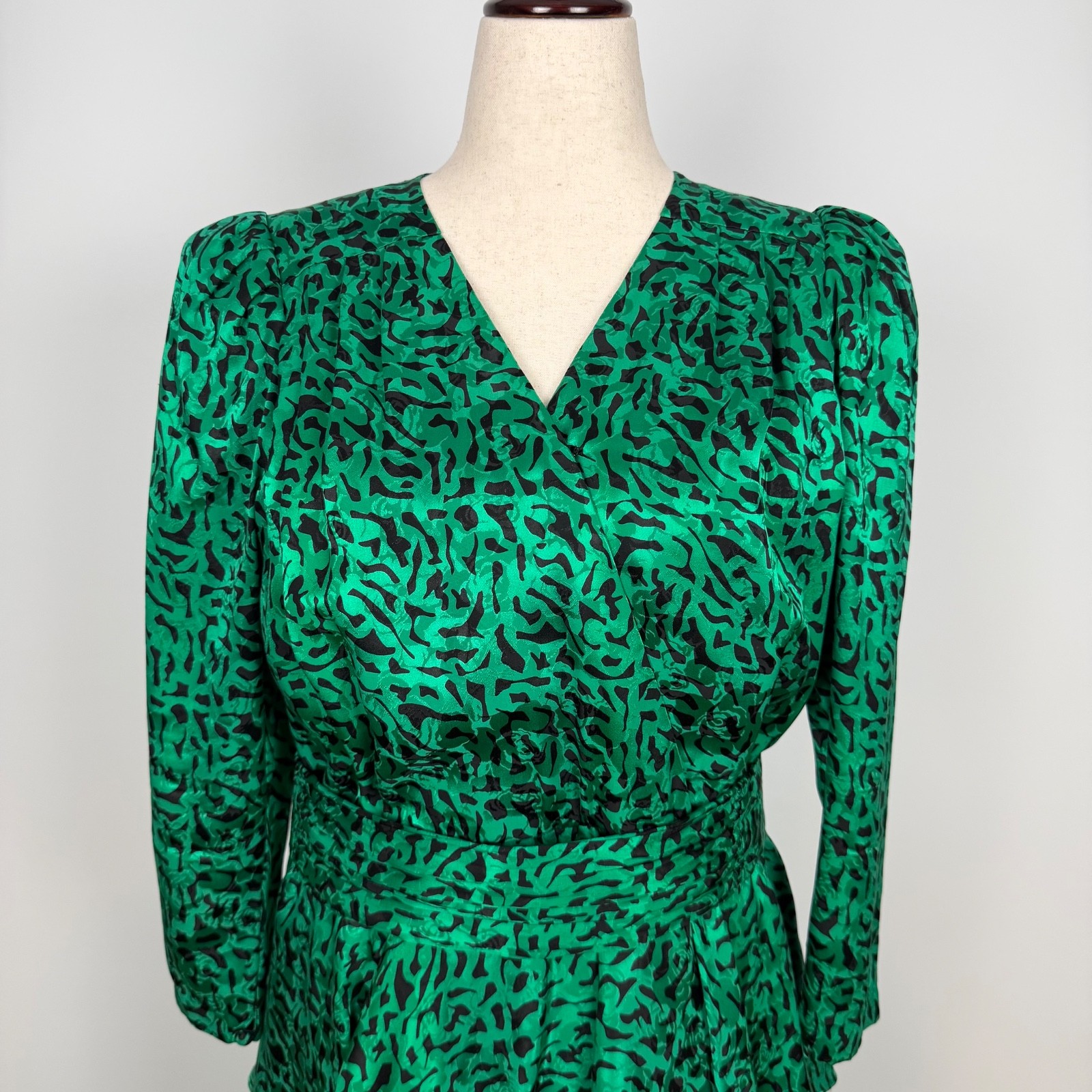 VTG Richard Warren Saks Fifth Ave Silk Dress 12 Green Animal Print Tiered Ruffle