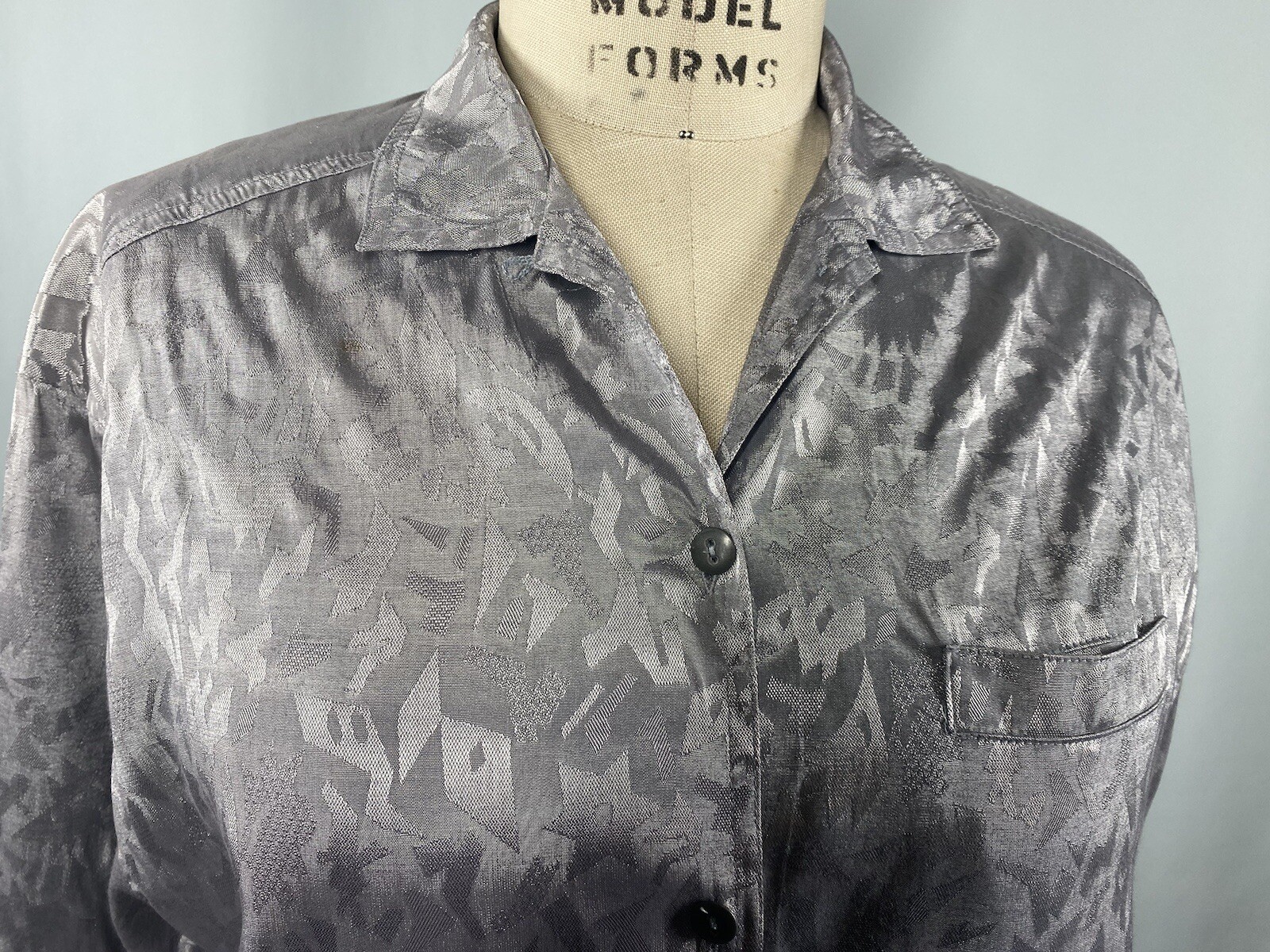 CHAUS Silver Jacquard Blouse Women SIZE MEDIUM gray 80s 90s rayon