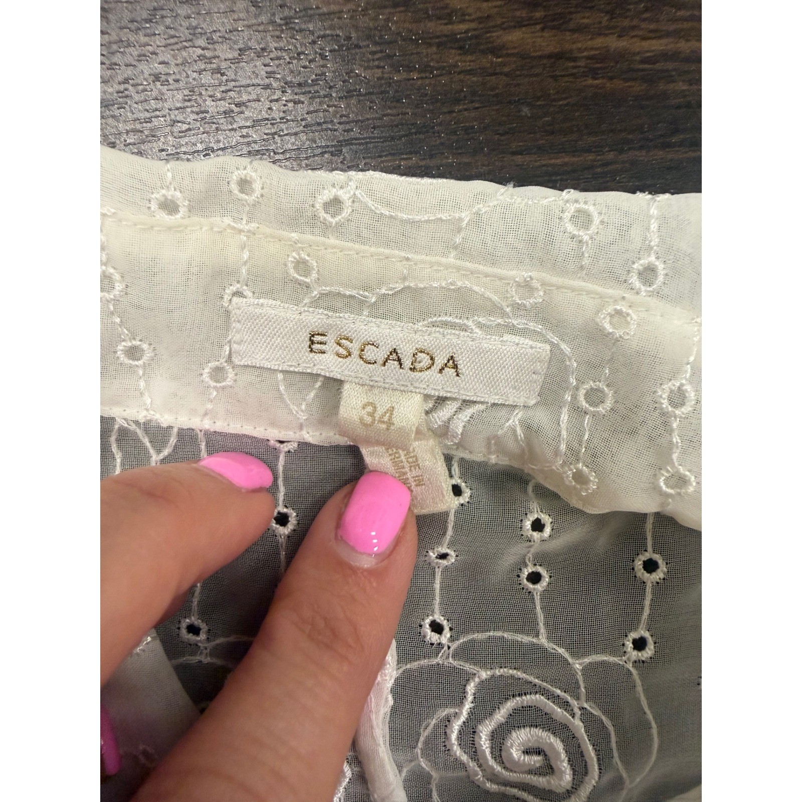 ESCADA Vintage White Eyelet Lace Rose Embroidered Button Down Shirt Size 34 US 4