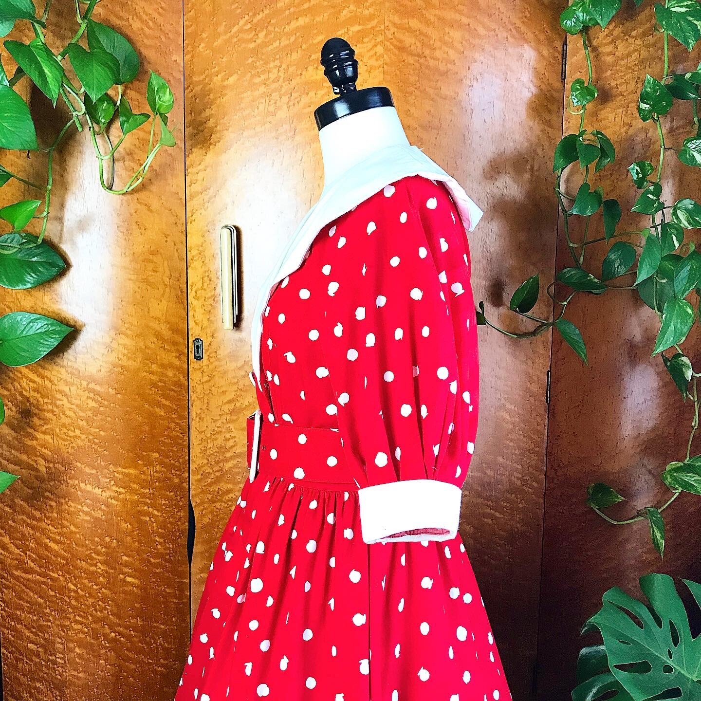 ABSTRACT POLKA DOTS 80’s 80s Does 50’s Style Vintage Red Double Breasted Dress S