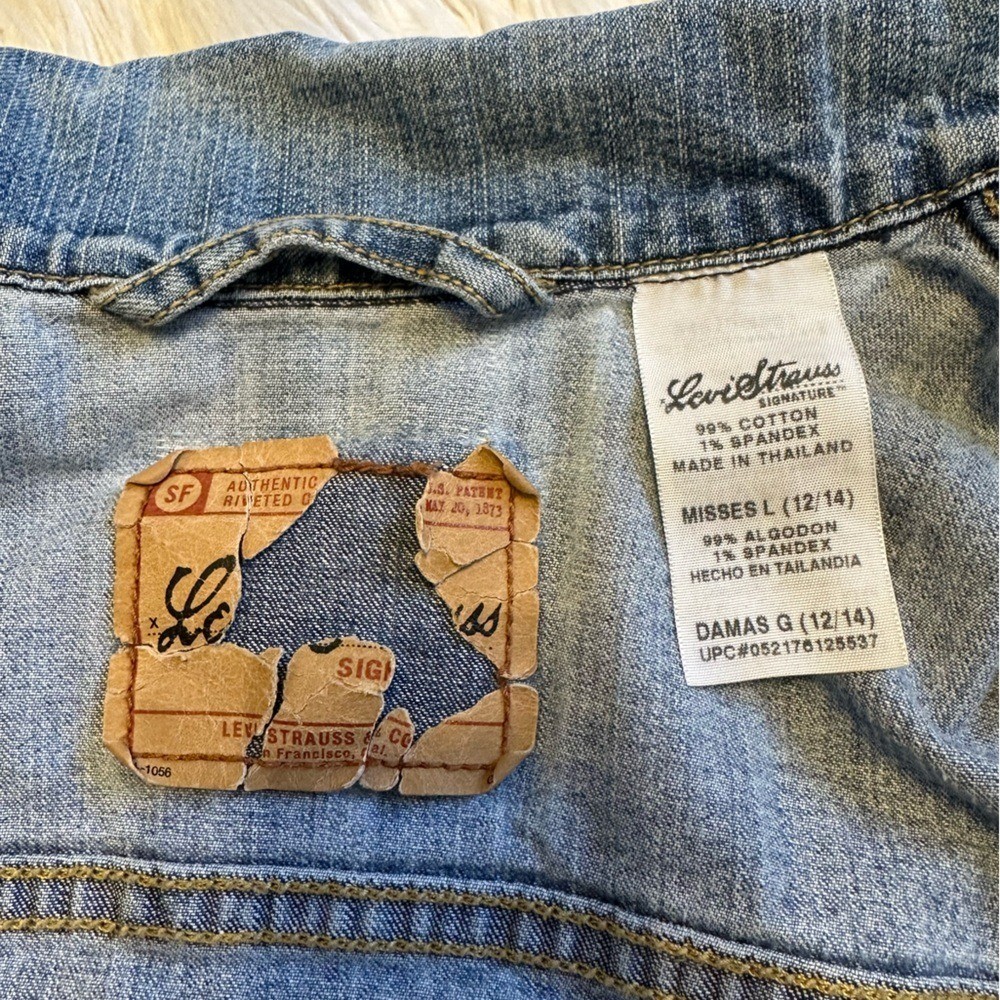 Levi Strauss Signature Denim Jacket Light Wash Women’s Size 12/14 Y2K