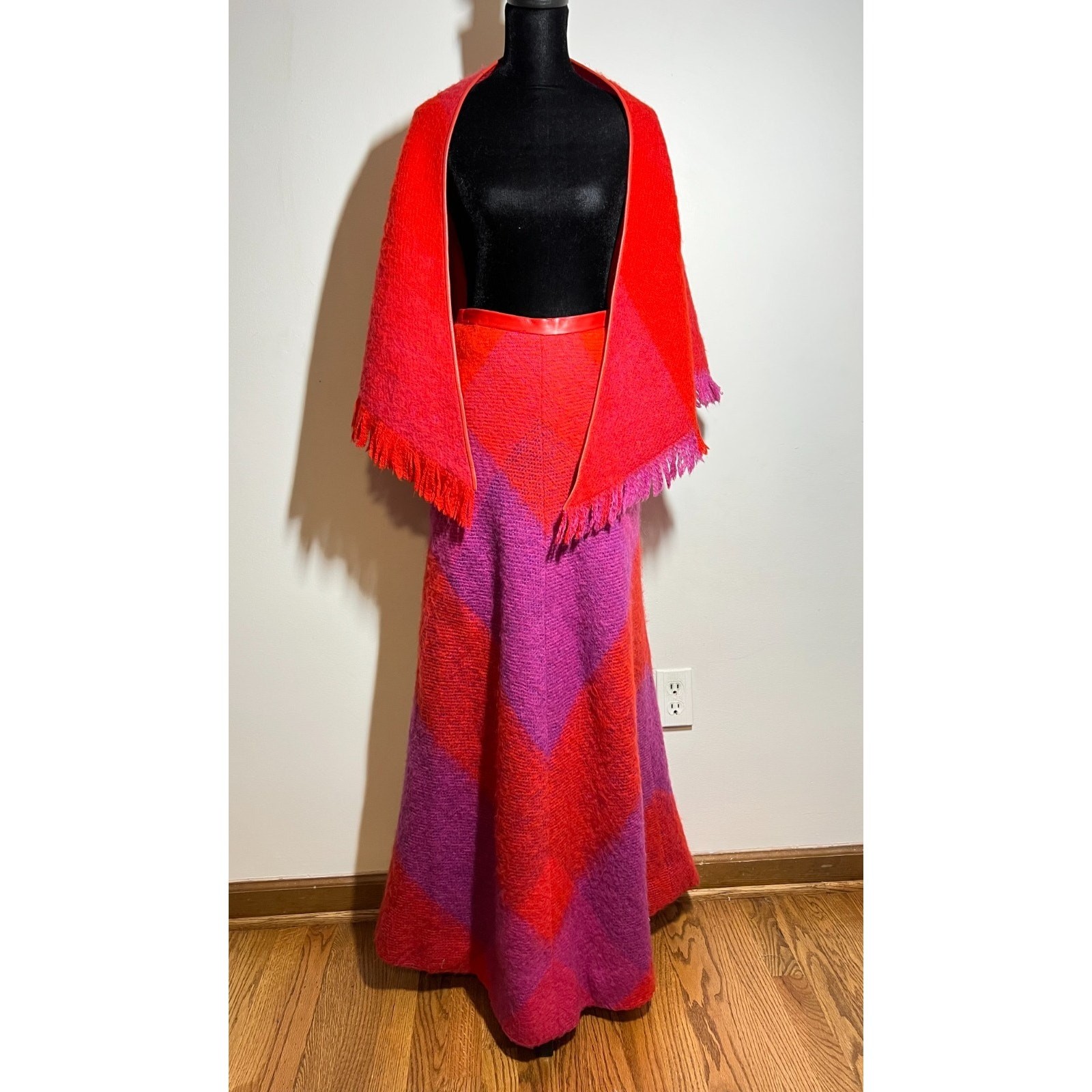 VTG Lena Rewell Finland Red/Purple Wool Shawl and Long Skirt XS/S Stunning!