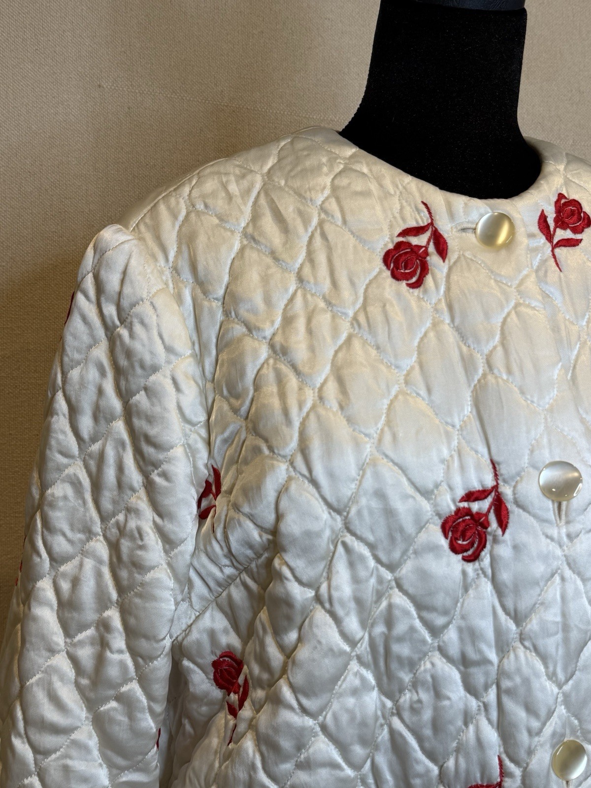 Vintage Satin Quilted Robe Inspired Rhapsody By Glazier Ivory Red Roses MCM GUC
