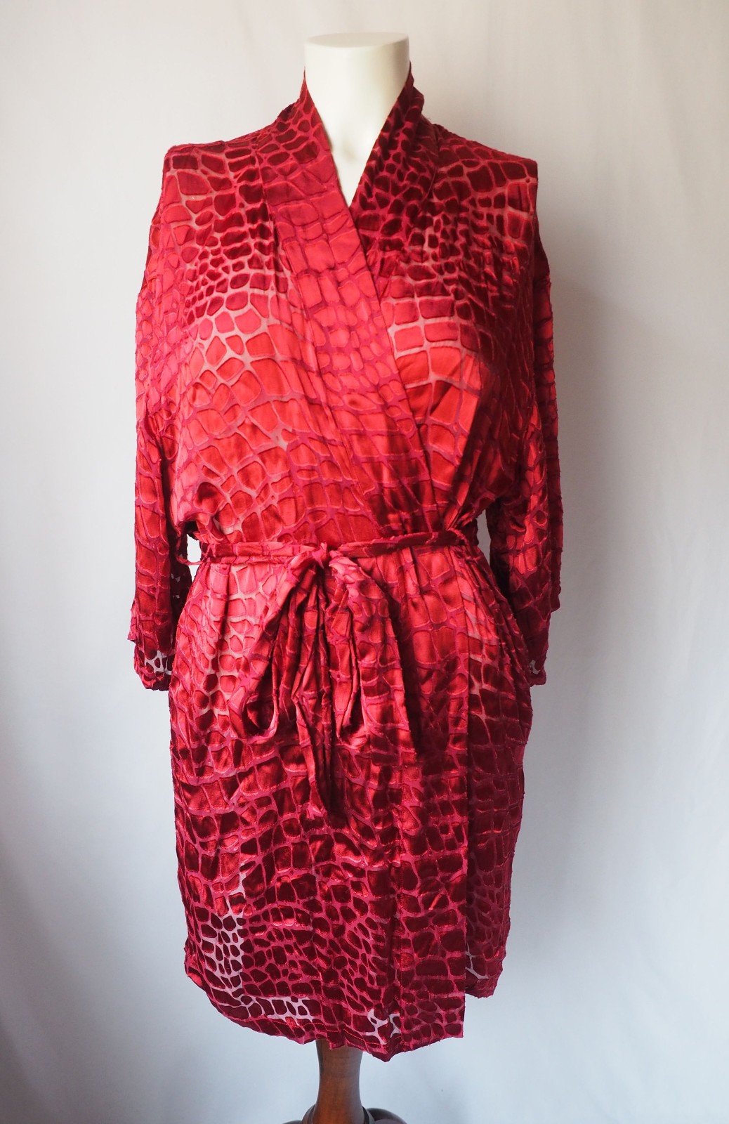 Vintage Aimer Rayon Silk Burnout Robe Kimono 3/4 Sleeve Belted Pockets Red M