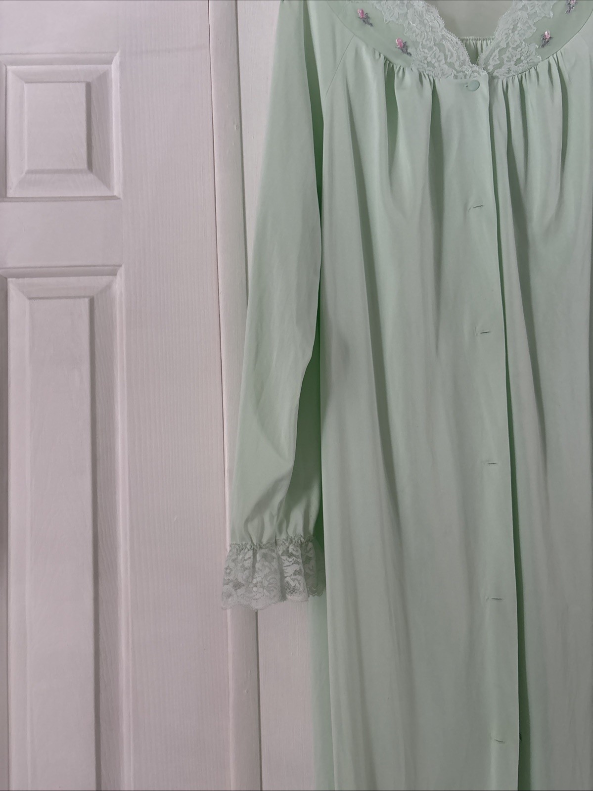 ShadowLine Vintage Nylon House coat Size medium Light mint Green