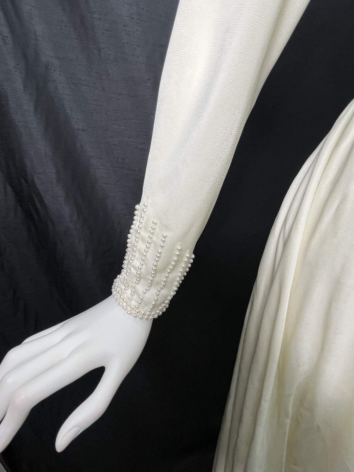 1960s Vintage Handmade Wedding Dress Train Pearls XS Metal Zipper W/ Headband