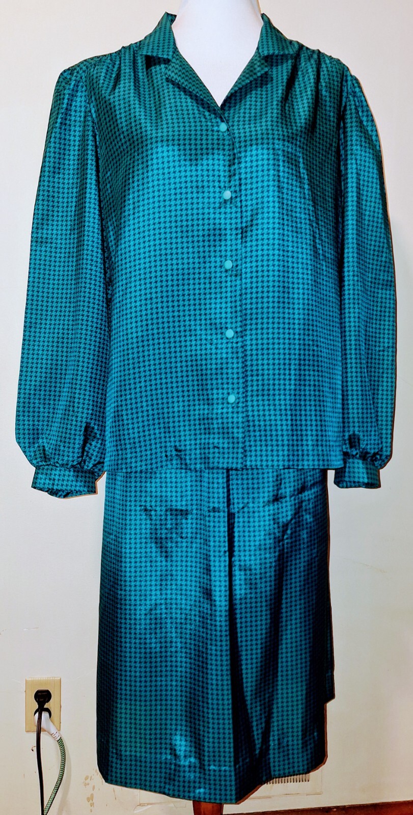 Vintage Dutchmaid Teal/Black Houndstooth 2-Piece Collared V-Neck Sz 40 Skirt Set
