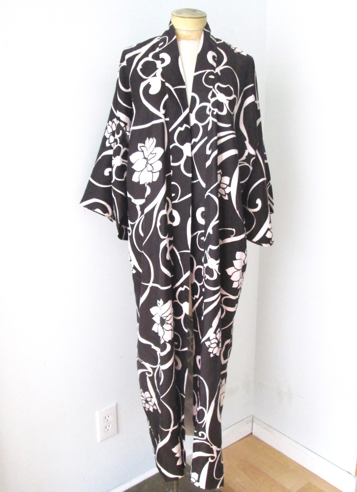 Vintage wild big floral espresso brown white silky acetate kimono robe S