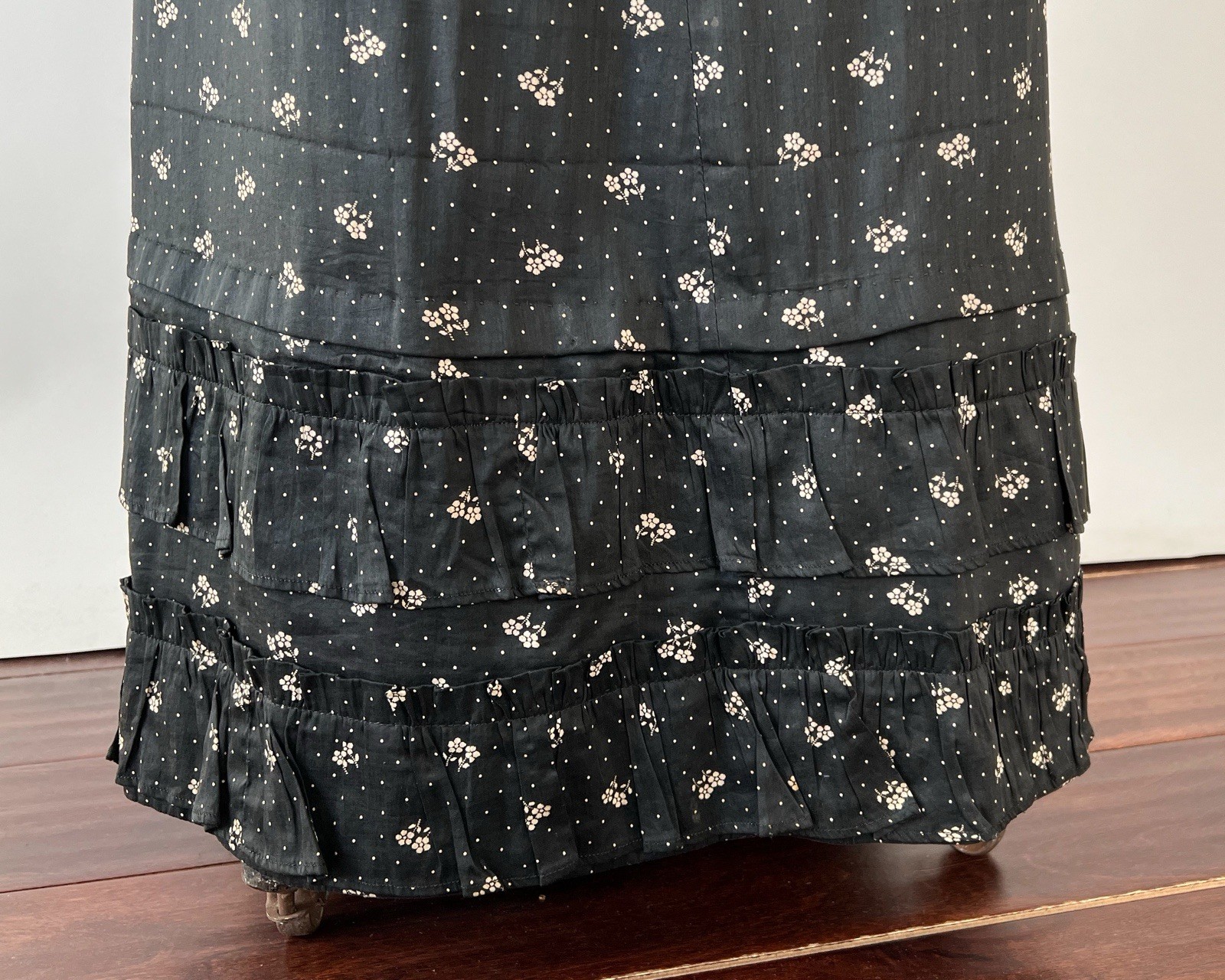 Antique Victorian 1890s 1900s Black Floral Calico Dress Set Prairie M 29 30 W