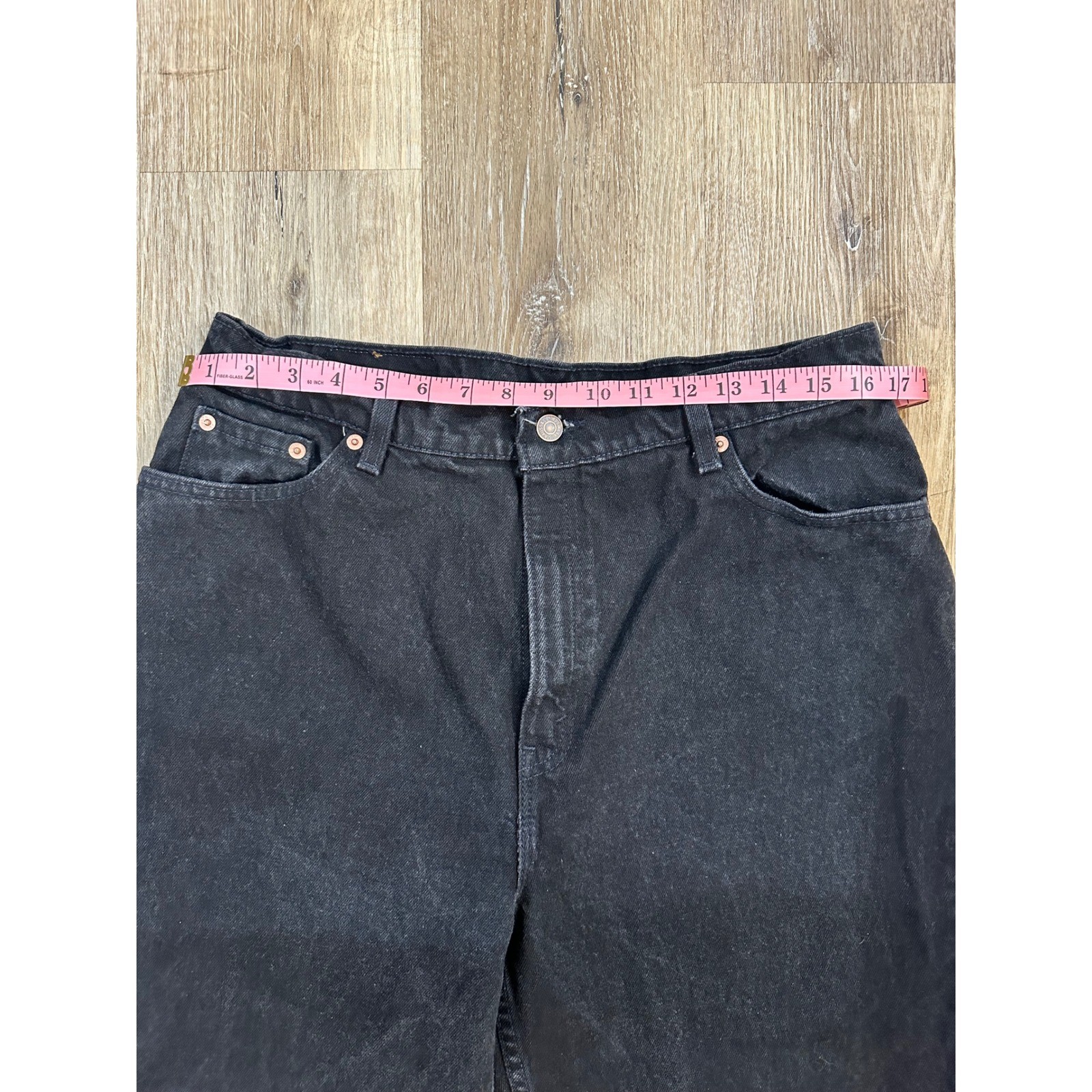 Vintage Levis 522 Black High Waisted Tapered Leg Mom Jeans Made in USA Size 16