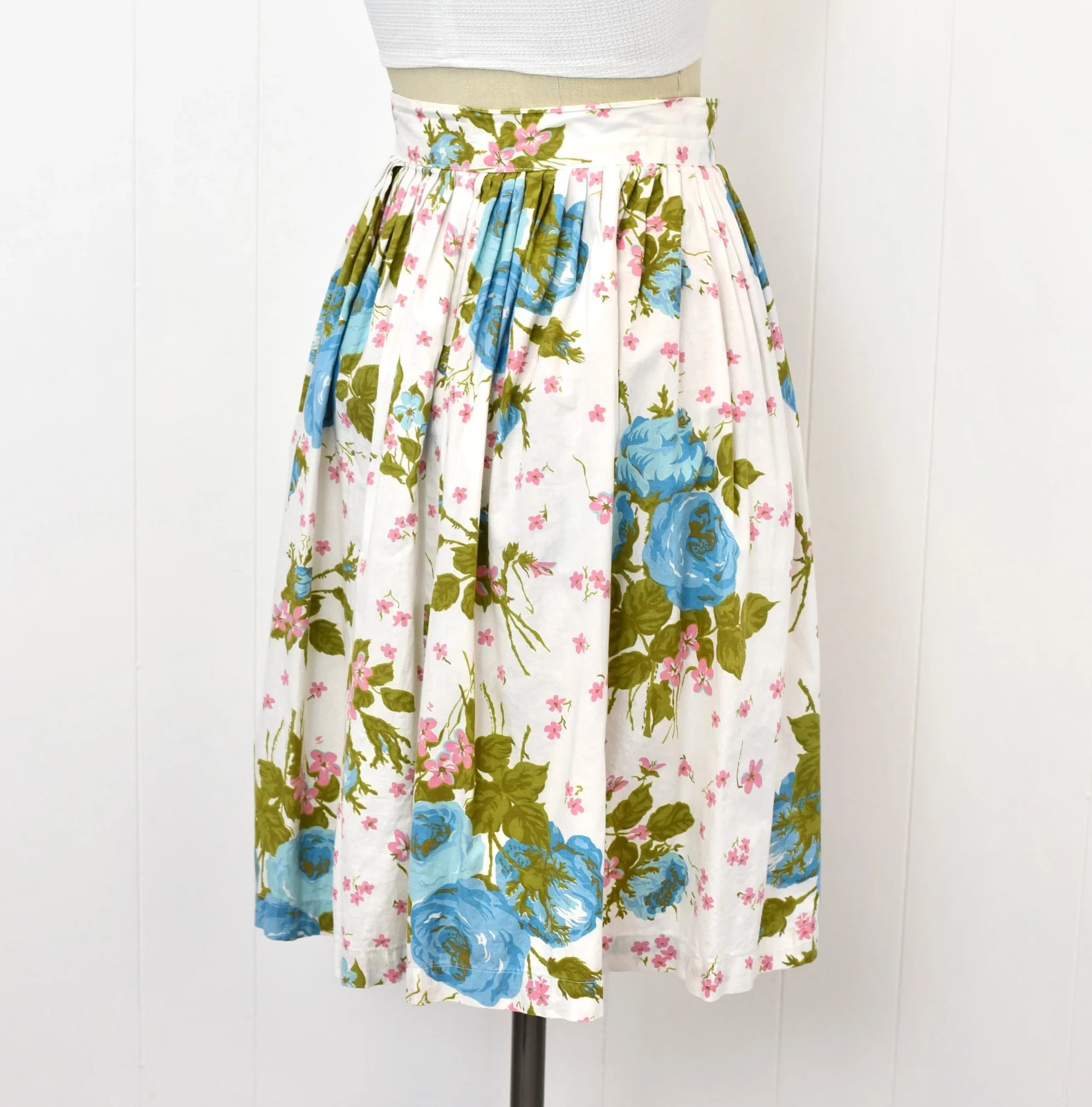 1950s Blue Rose Pink Floral Print White Cotton Pinup Mid Century Skirt