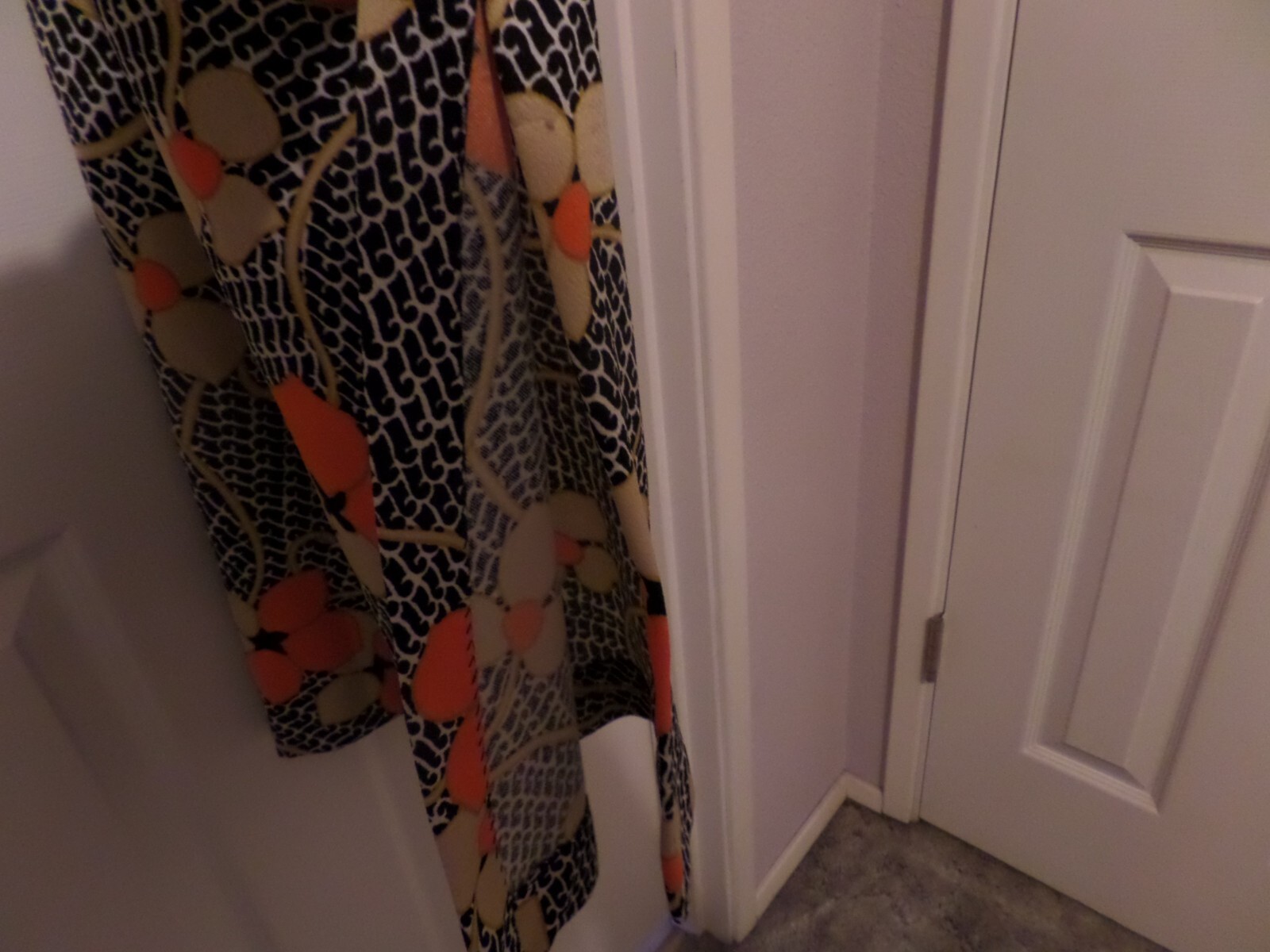 VINTAGE 1970’S BLACK/FLORAL DOUBLE KNIT MAXI DRESS BY „IT’S BETTER” SIZE 7