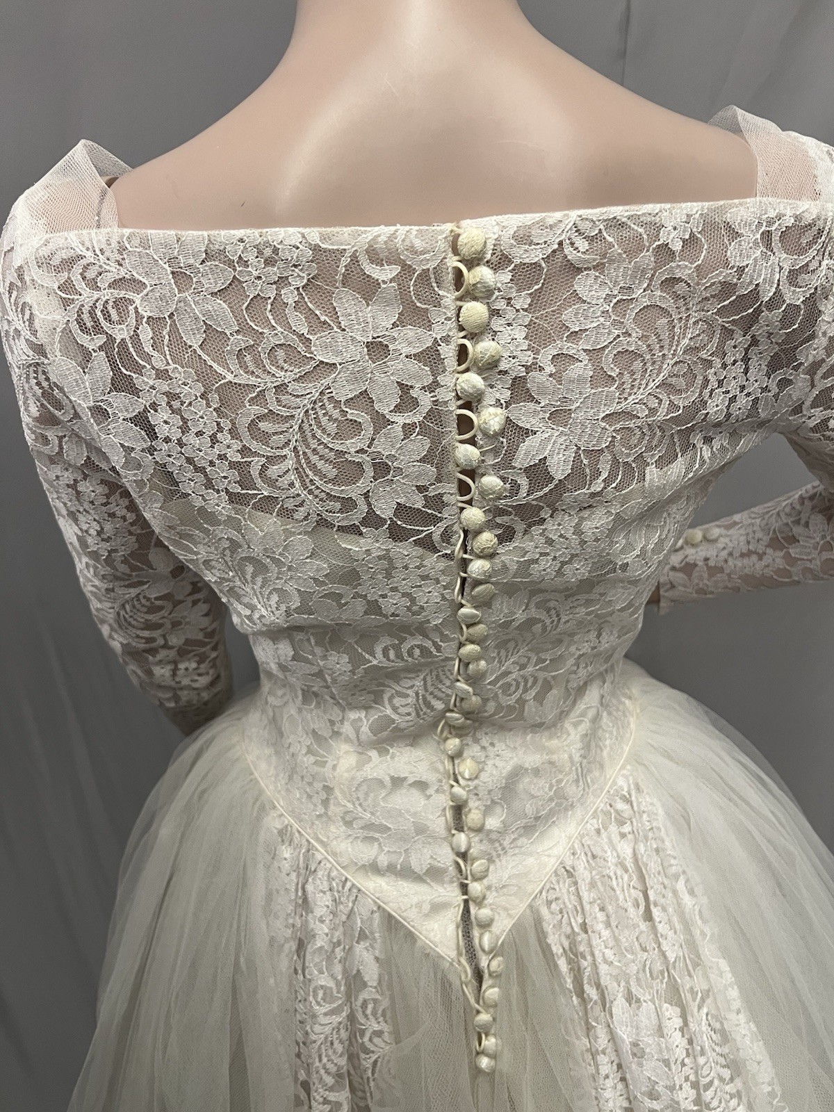Romantic 1950’s Taffeta, Tulle & Lace Wedding Gown.