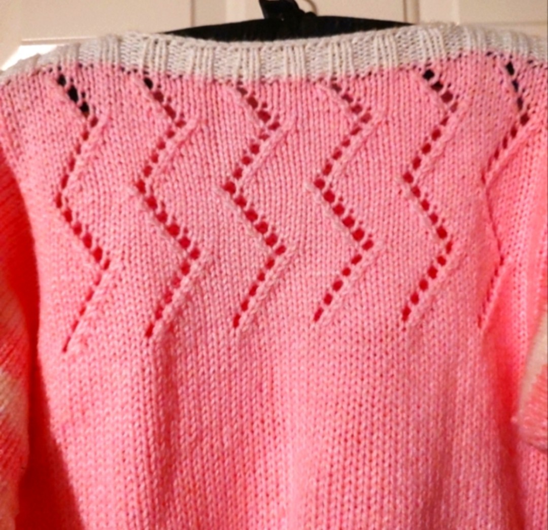 🩷🌷🩷 Fun 80’s Vintage Cotton Candy Pink & White Striped Boatneck Sweater – S/M