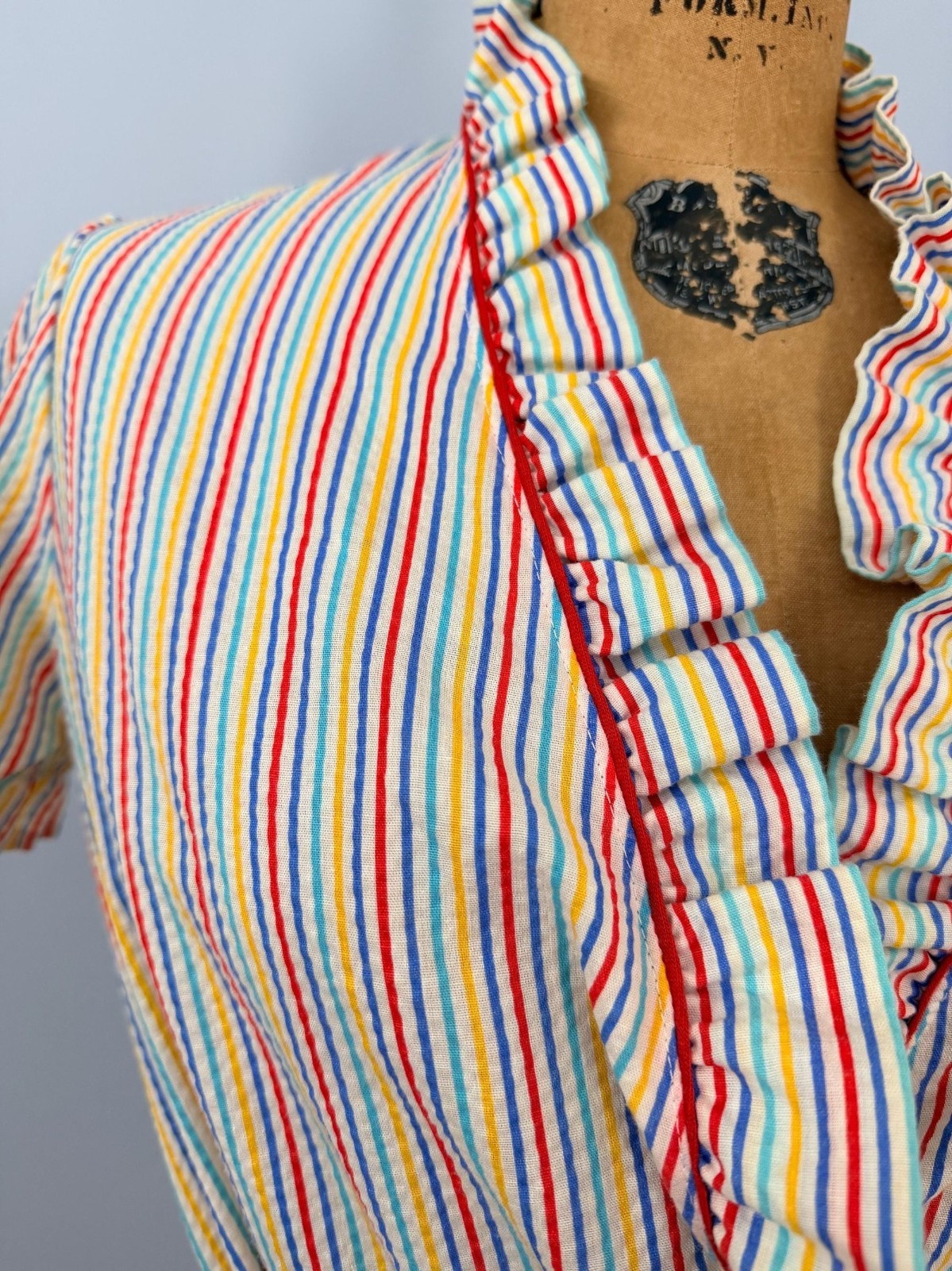 Vintage 1970s Sears Jr Bazaar Rainbow Striped Seersucker Robe Size Small