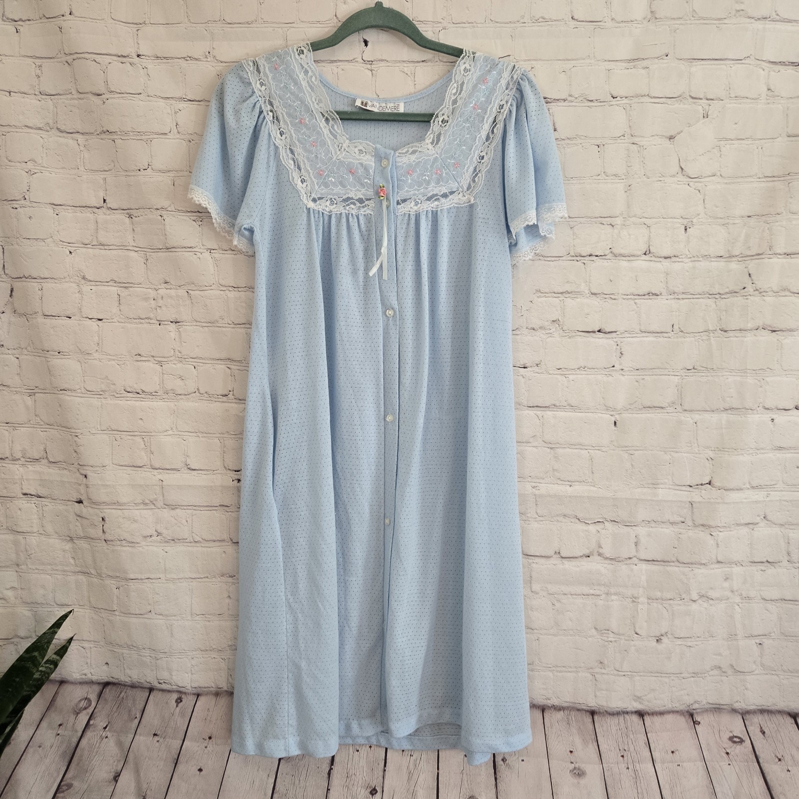 Vandemere Vtg Light Blue Embroidered Lace Button Front Nightgown S Tradwife